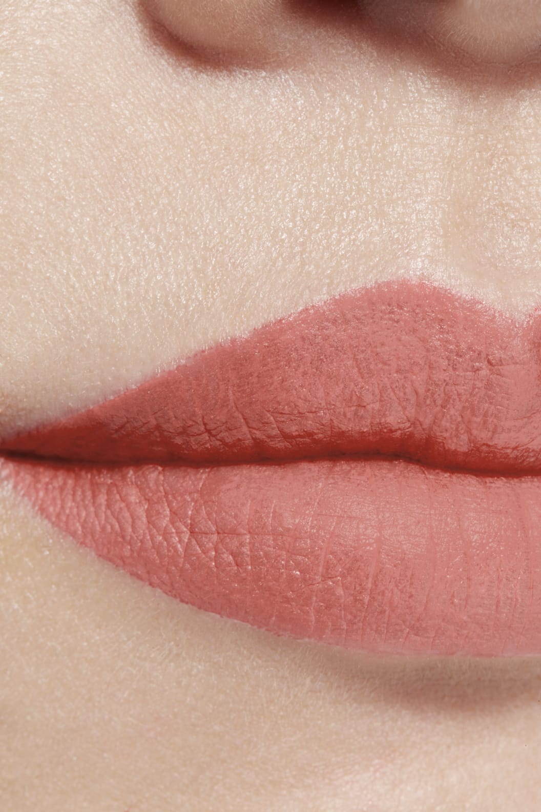 Son CHANEL Rouge Allure Liquid Velvet #204 Troublante - Salmon Pink-Kallos