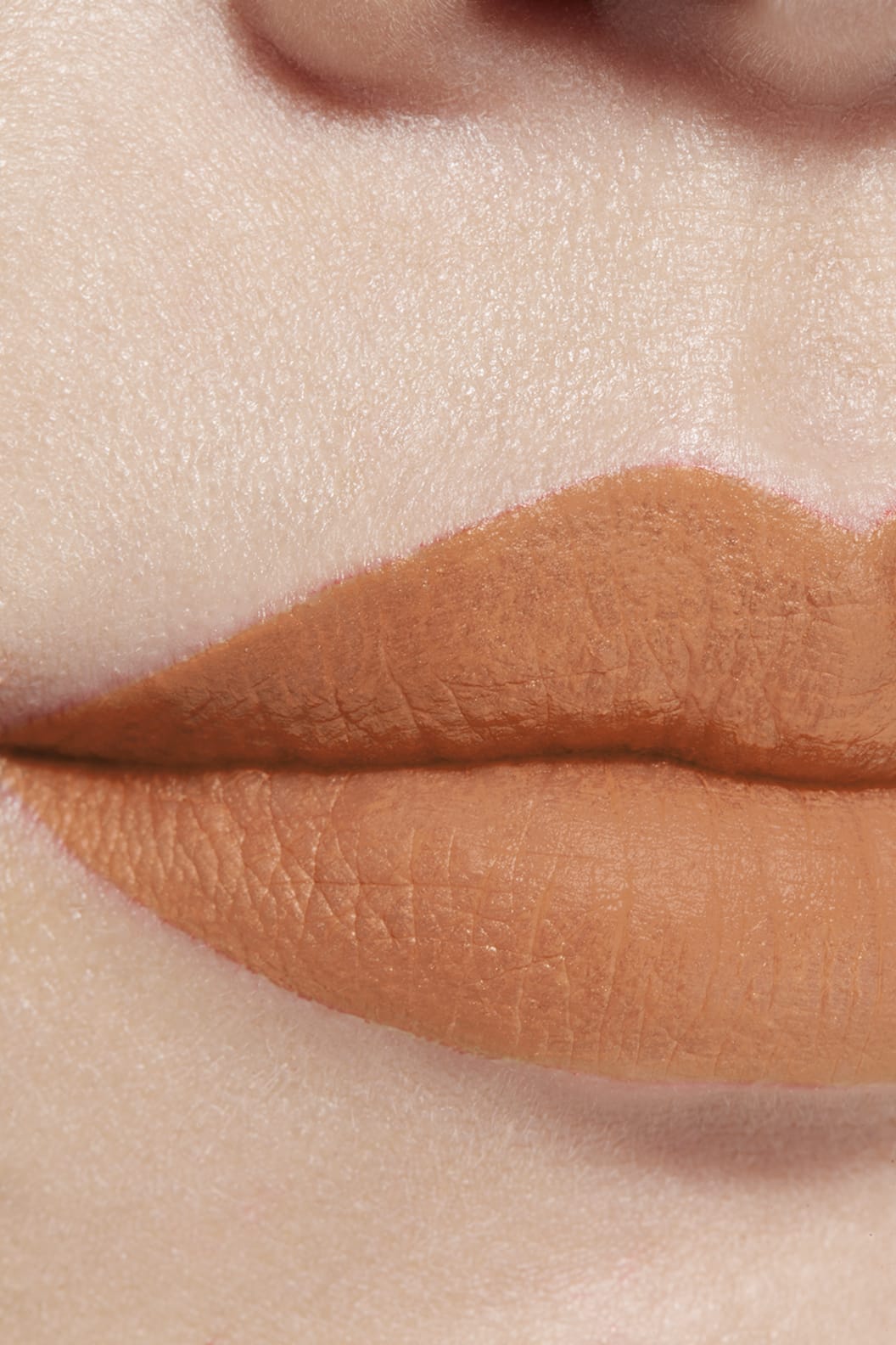 Son CHANEL Rouge Allure Liquid Velvet #208 Hypnotisante - Camel-Kallos