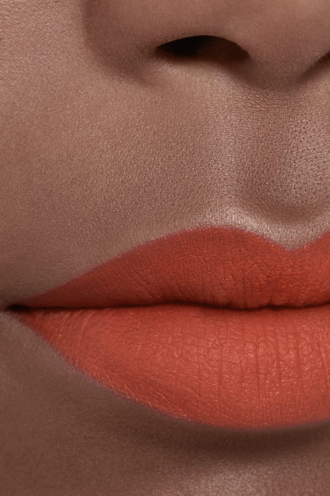 Son CHANEL Rouge Allure Liquid Velvet #214 Bouleversante - Brick Red-Kallos