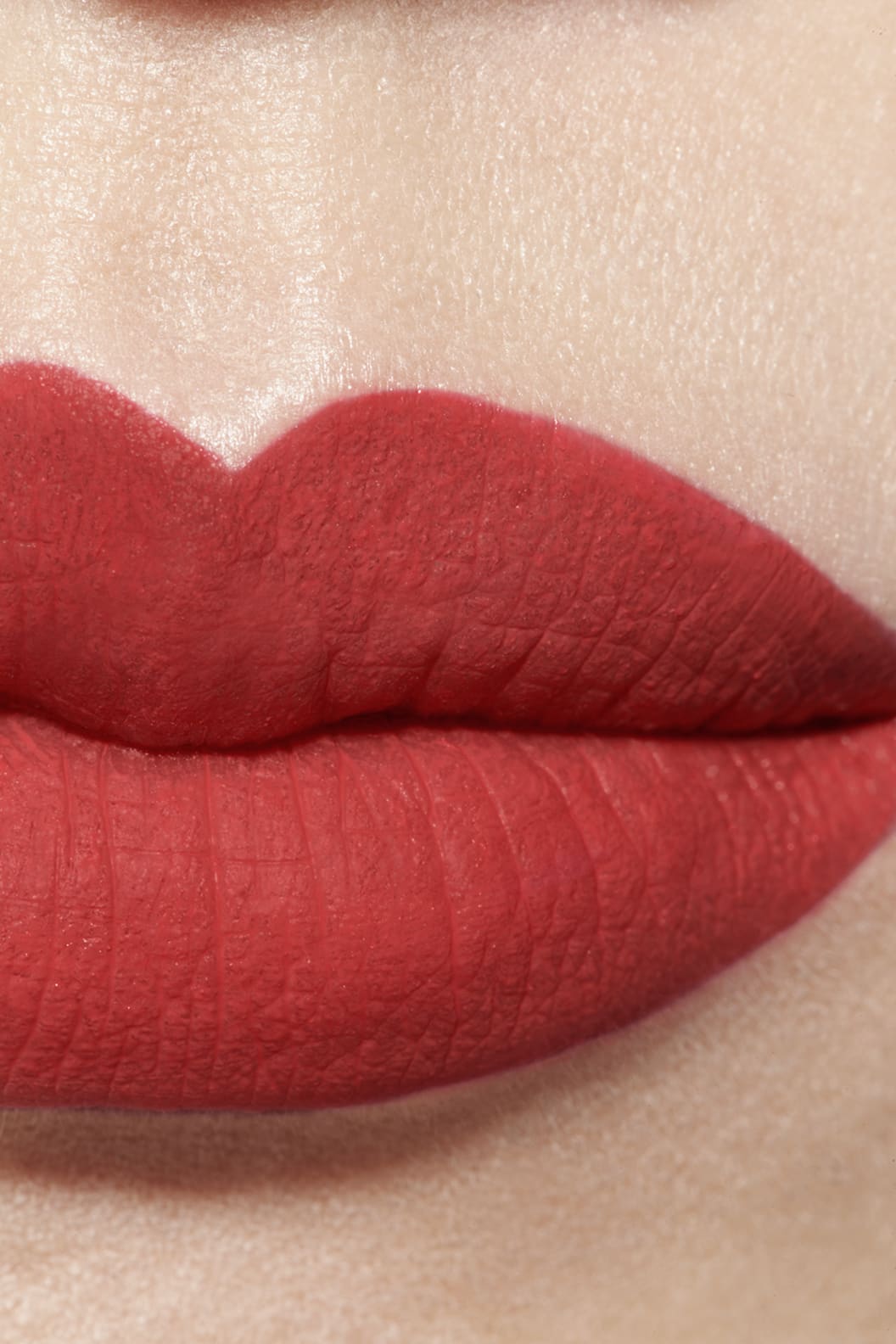 Son CHANEL Rouge Allure Liquid Velvet #224 Passionnante - Bluish Magenta-Red-Kallos
