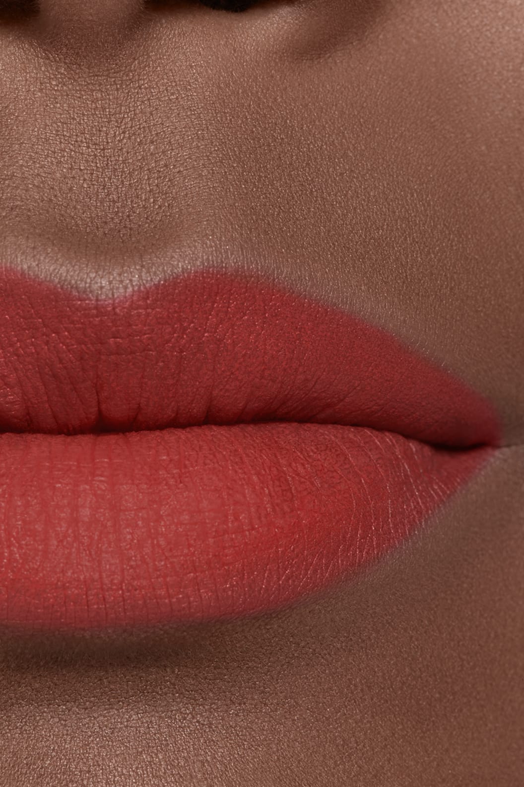 Son CHANEL Rouge Allure Liquid Velvet #224 Passionnante - Bluish Magenta-Red-Kallos
