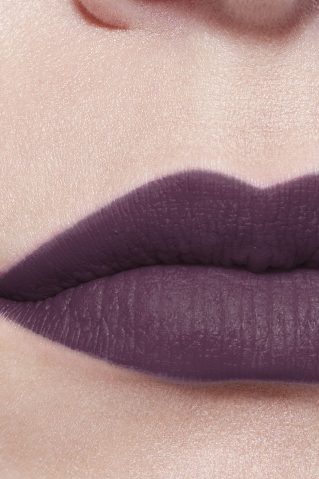 Son CHANEL Rouge Allure Liquid Velvet #236 Ensorcelante - Bluish Purple-Kallos