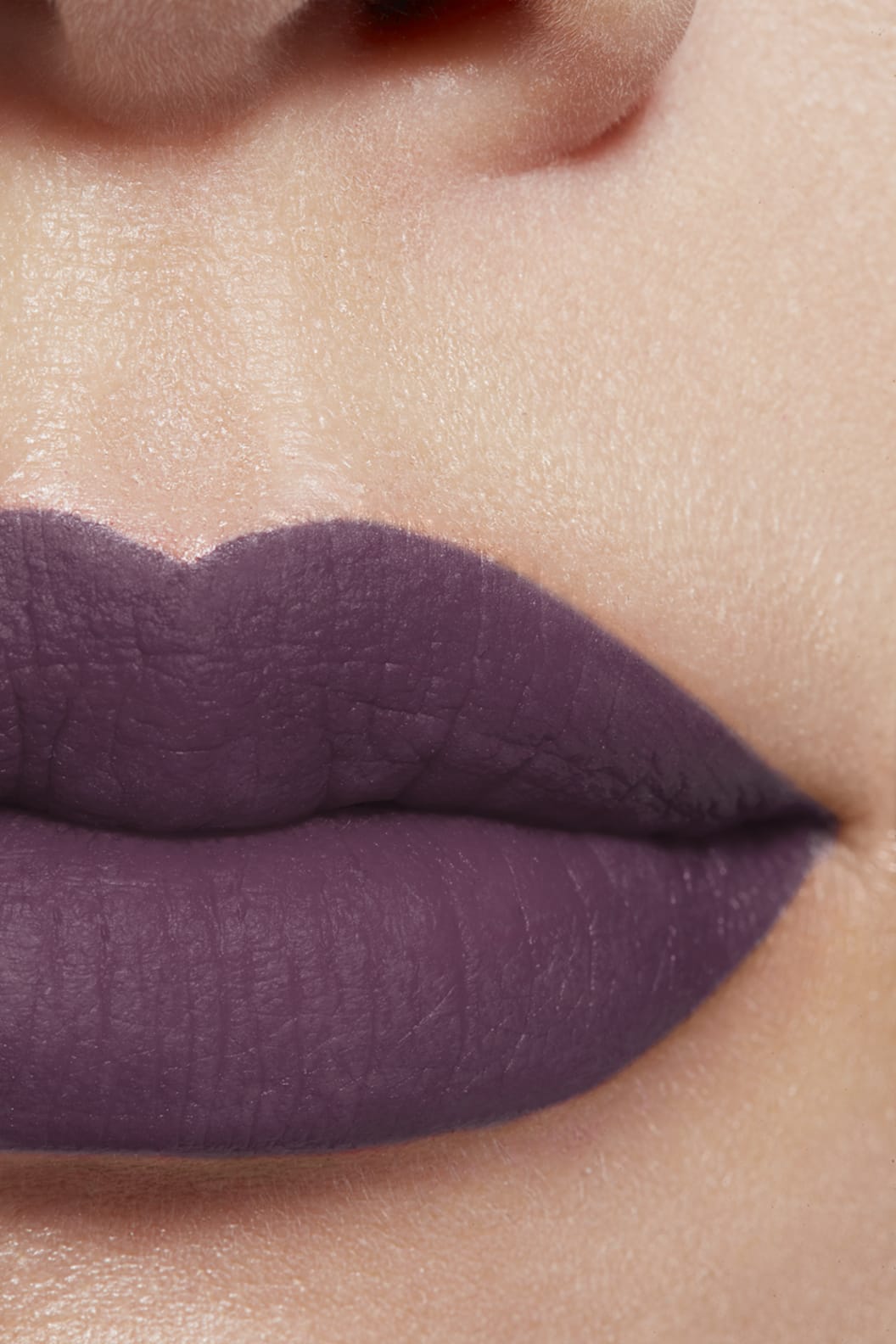 Son CHANEL Rouge Allure Liquid Velvet #236 Ensorcelante - Bluish Purple-Kallos