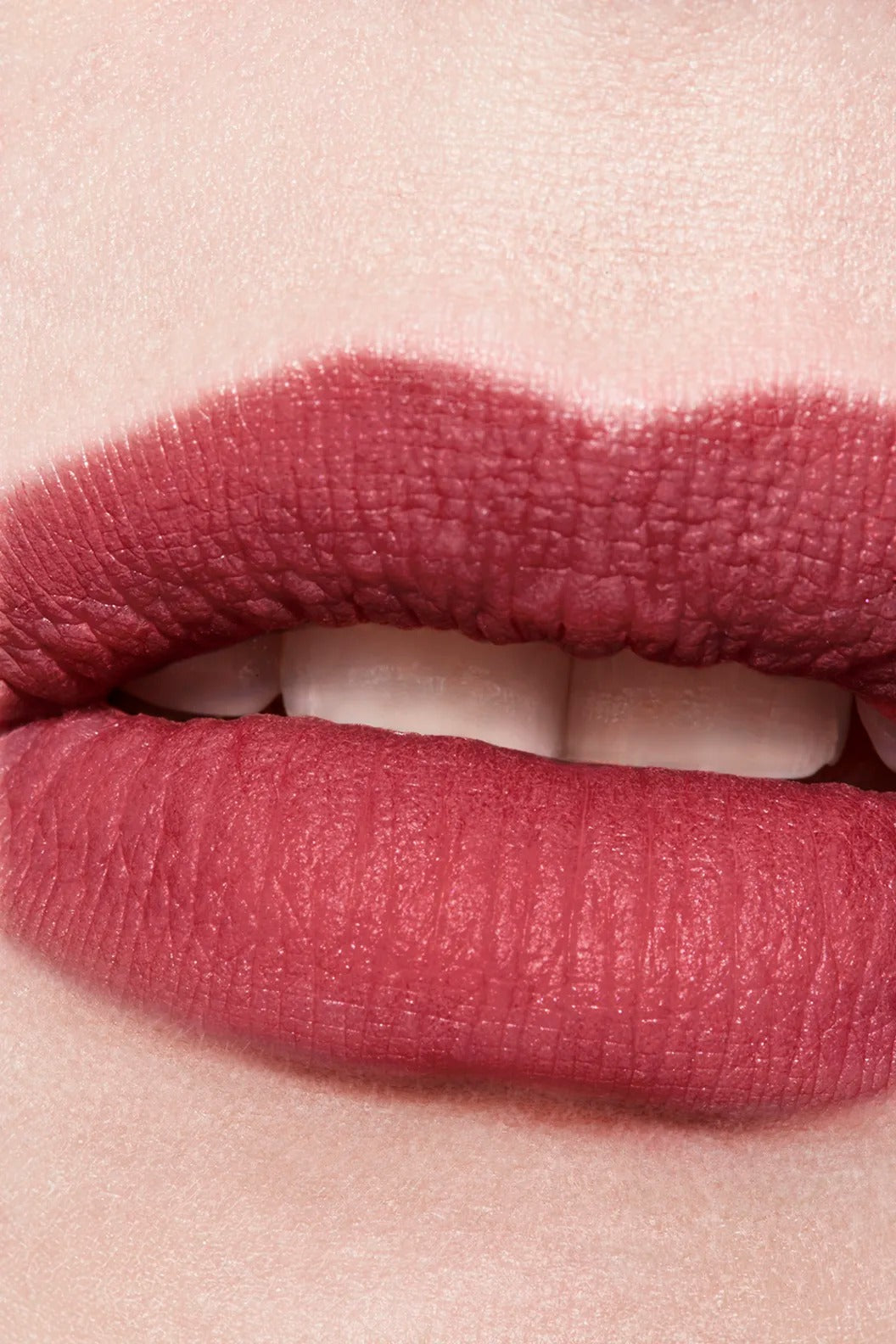 Son CHANEL Rouge Allure Liquid Velvet #244 Palpitante - Intense Pink
