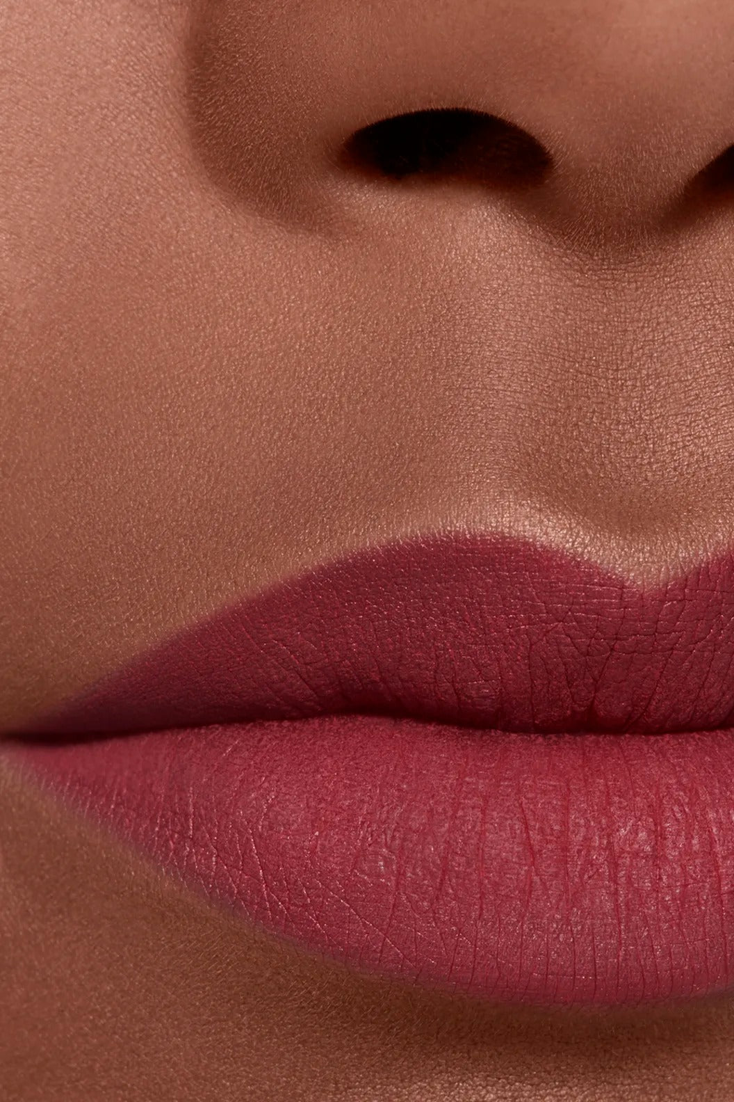 Son CHANEL Rouge Allure Liquid Velvet #244 Palpitante - Intense Pink