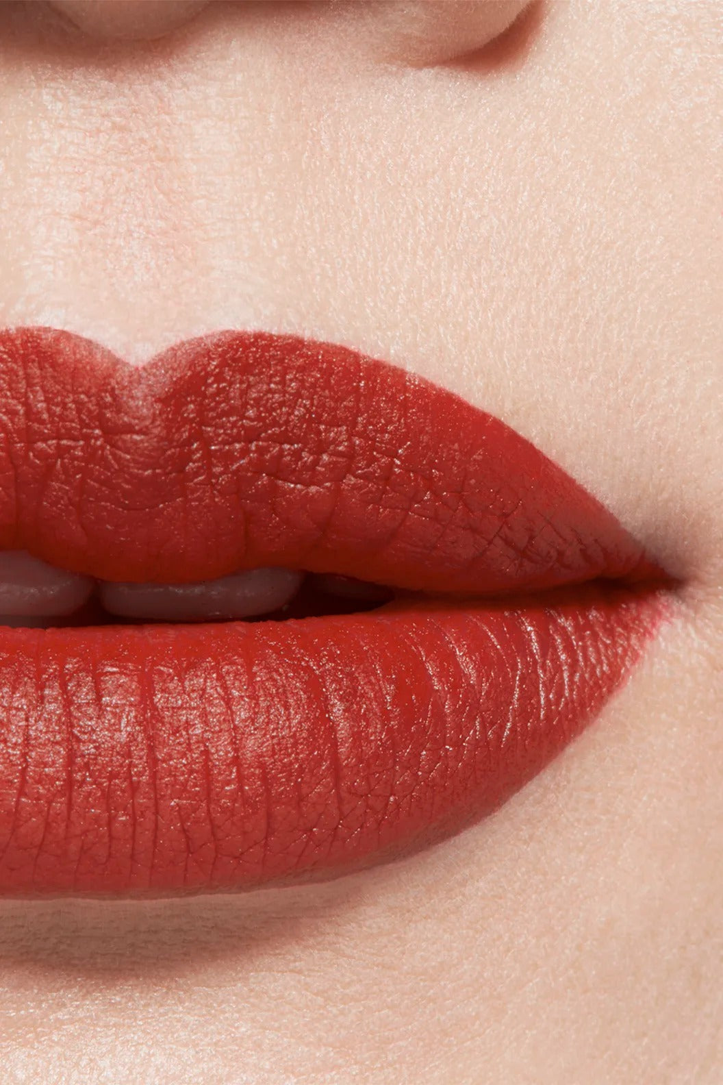 Son CHANEL Rouge Allure Velvet #377 Audacieuse-Kallos