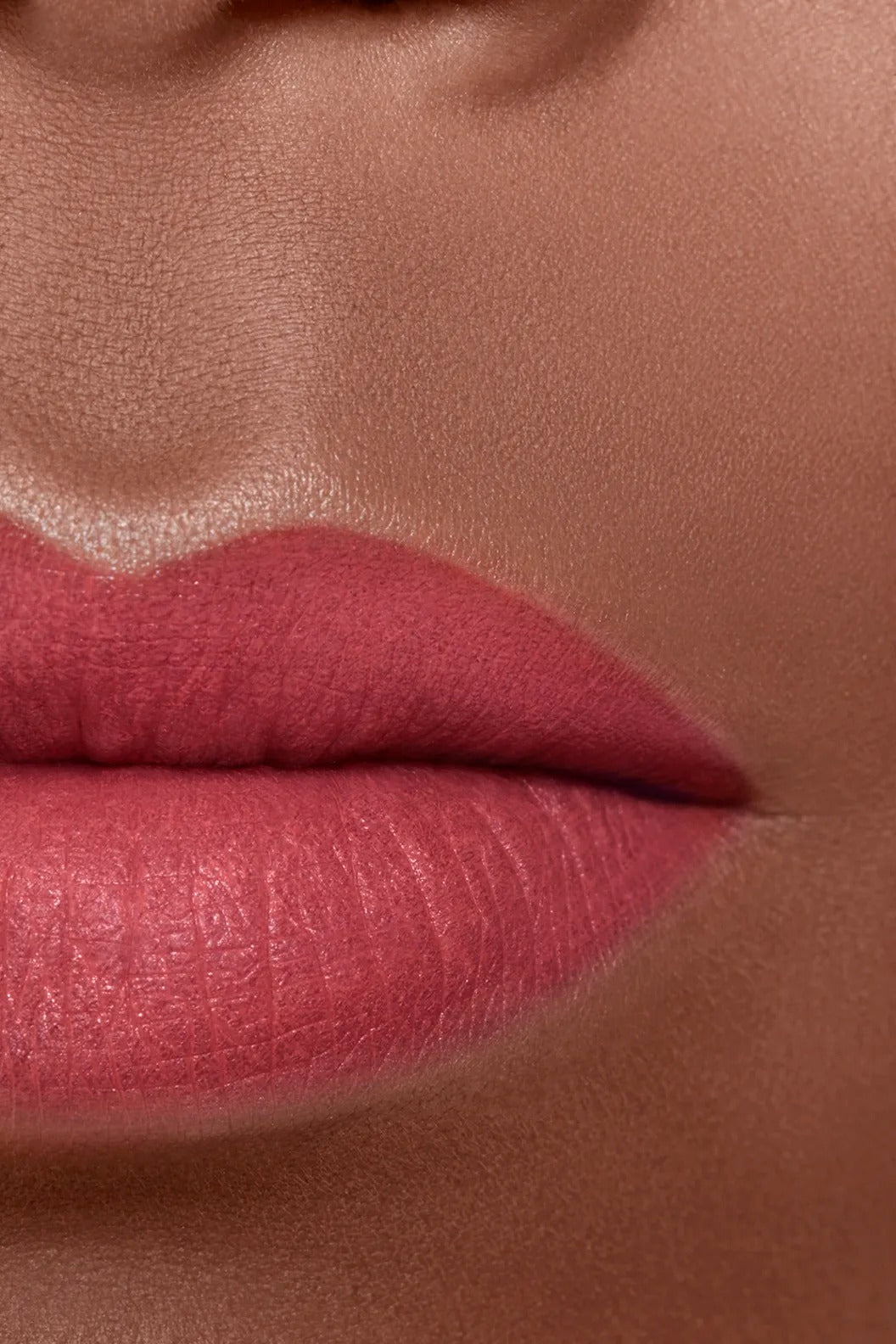 Son CHANEL Rouge Allure Velvet #79 Élégante - Brownish Pink