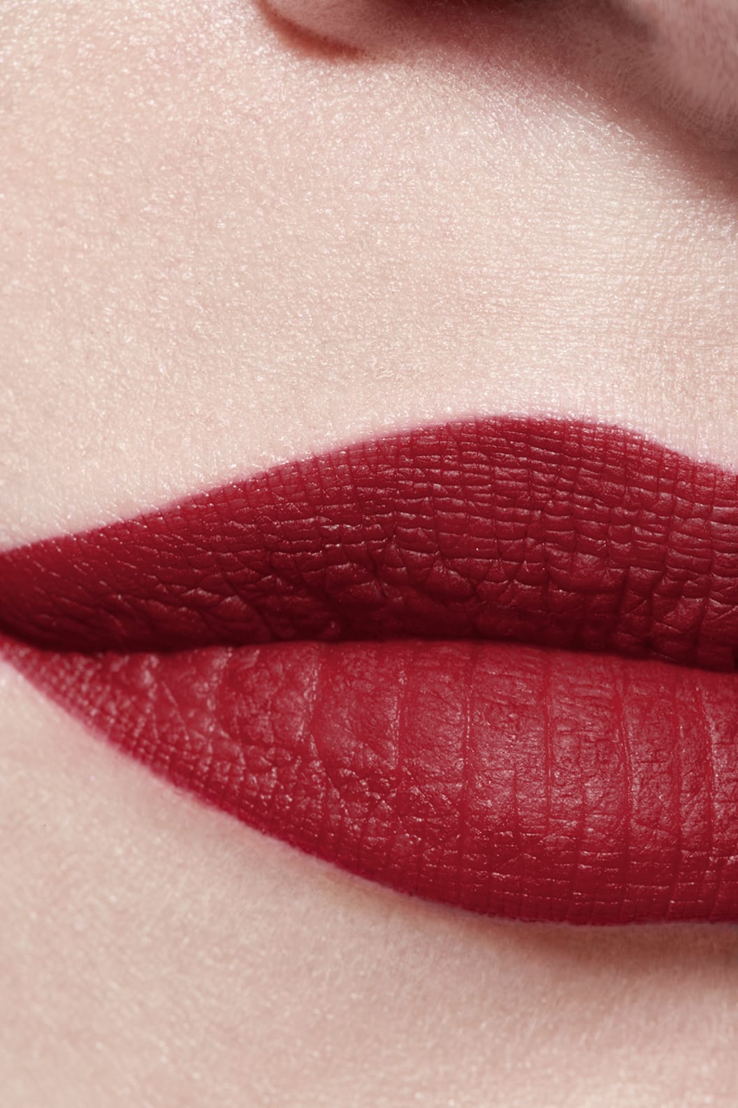 Son CHANEL Rouge Allure Velvet Les Perles #458 Sensuelle - Bluish Red-Kallos