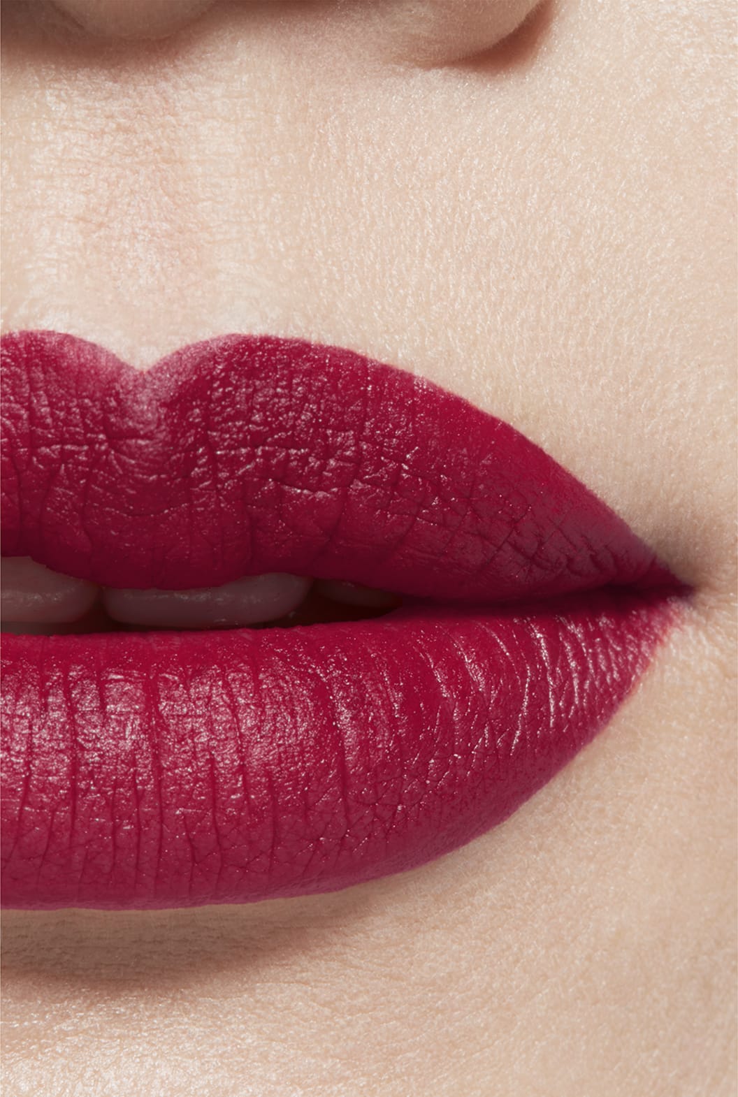 Son CHANEL Rouge Allure Velvet Les Perles #467 Précieuse - Raspberry Red-Kallos