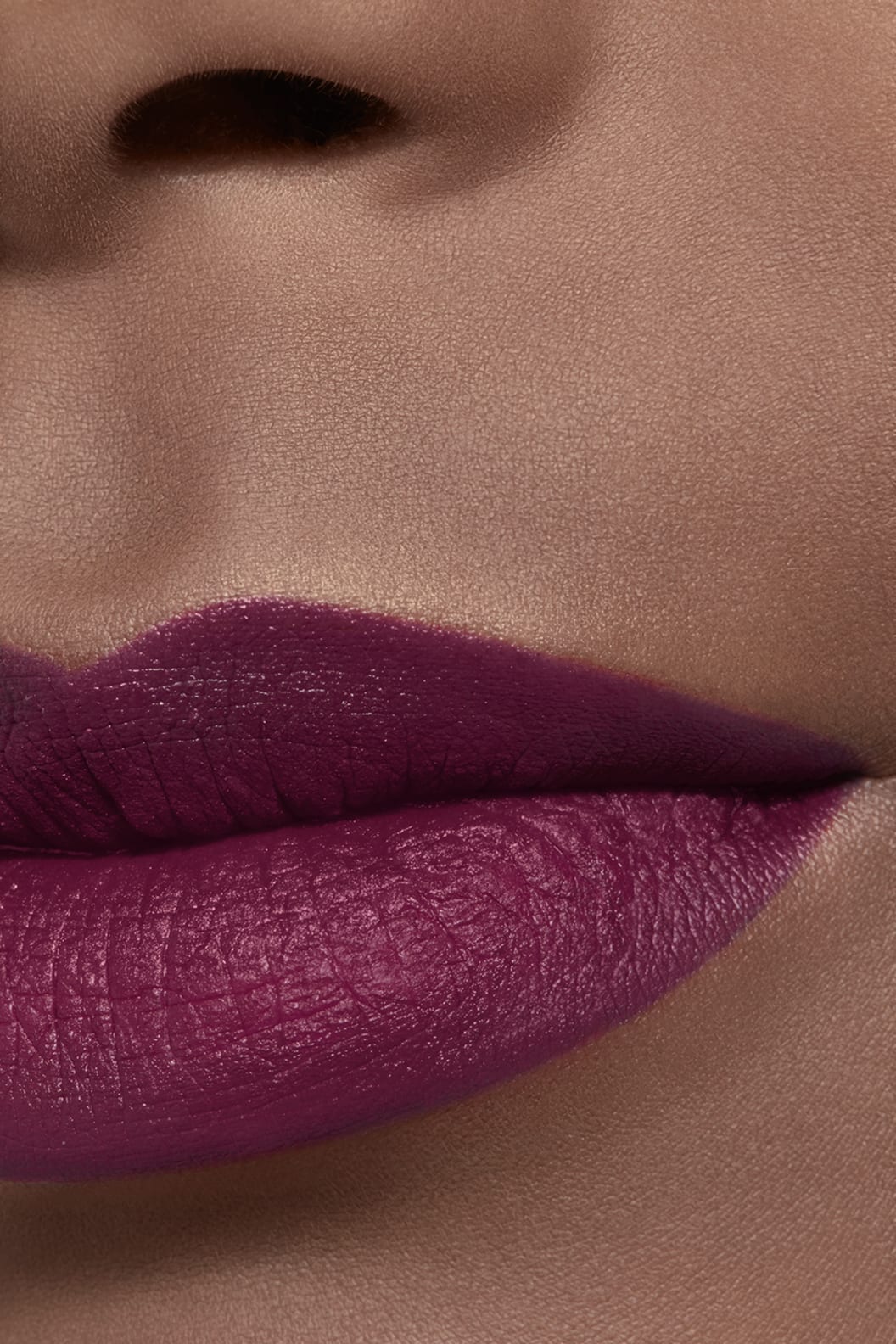Son CHANEL Rouge Allure Velvet Les Perles #468 Élégante - Plum-Kallos