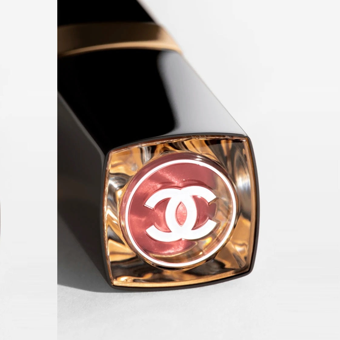 Son CHANEL Rouge Coco Flash #825 Bijou - Coral Pink