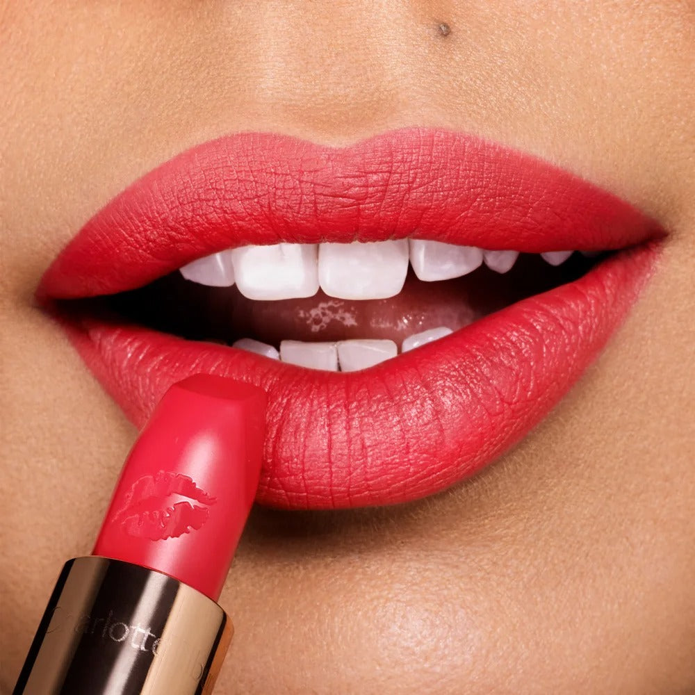 Son Charlotte Tilbury Hot Lips #Miranda May-Kallos
