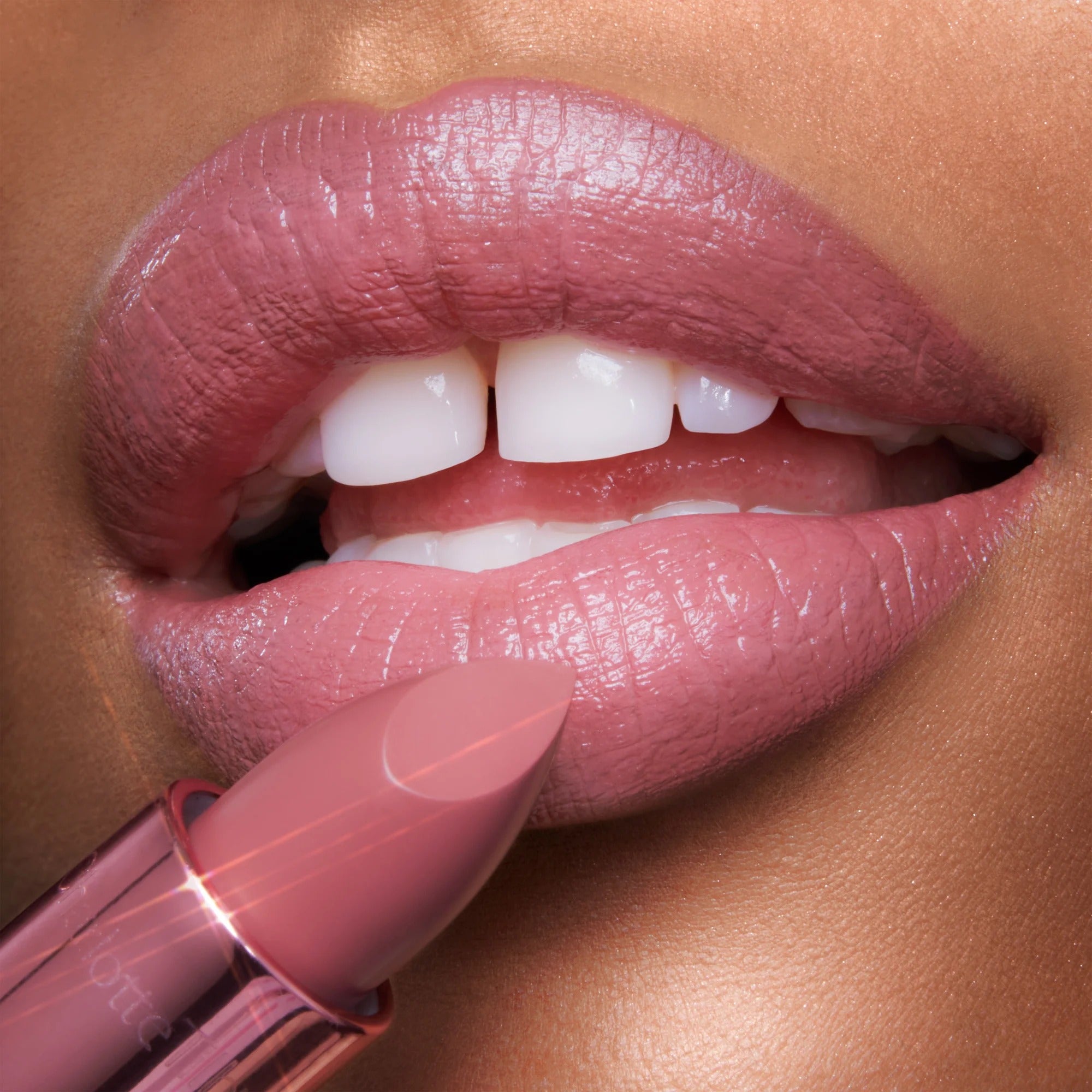 Son Charlotte Tilbury Kissing Lipstick #Candy Chic-Kallos