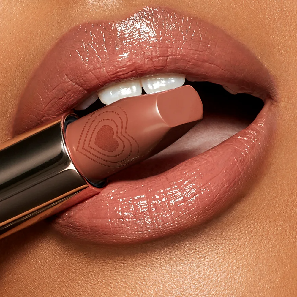 Son Charlotte Tilbury Look Of Love Lipstick #Nude Romance