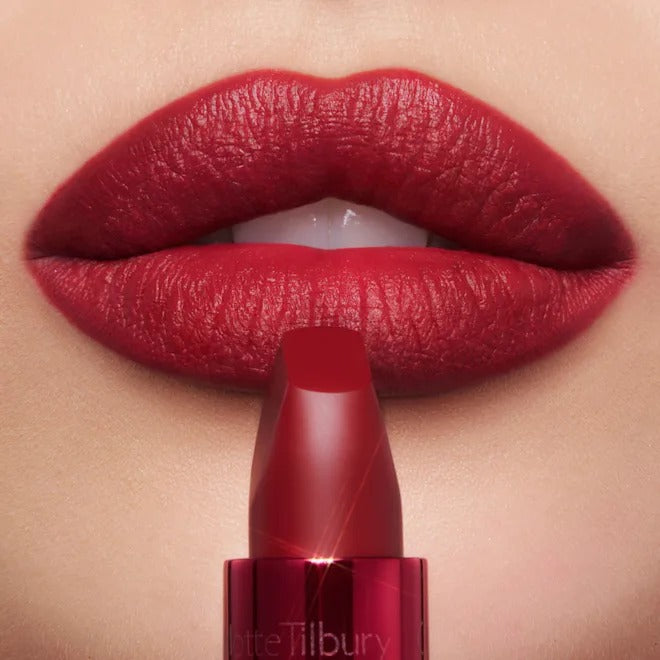 Son Charlotte Tilbury Matte Revolution #Cinematic Red