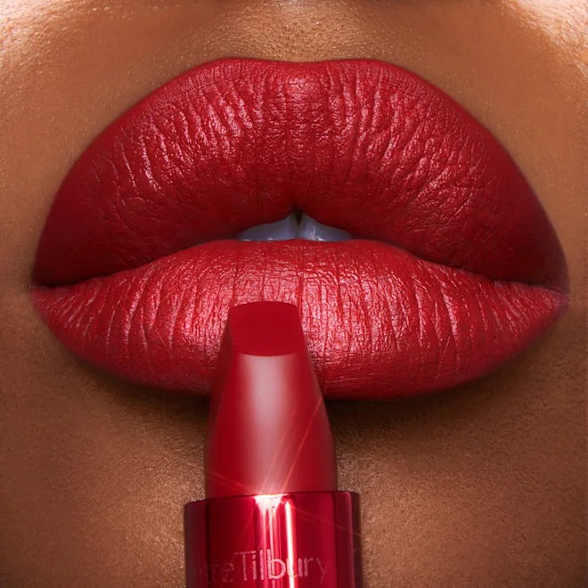 Son Charlotte Tilbury Matte Revolution #Cinematic Red