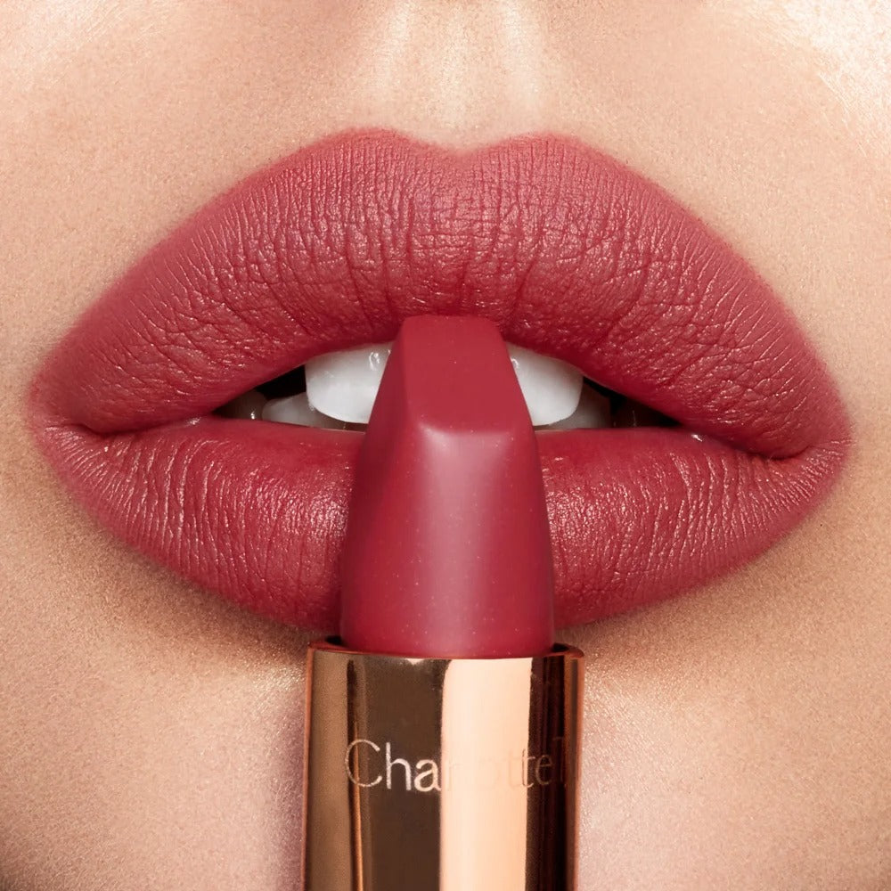 Son Charlotte Tilbury Matte Revolution #M.I. Kiss-Kallos