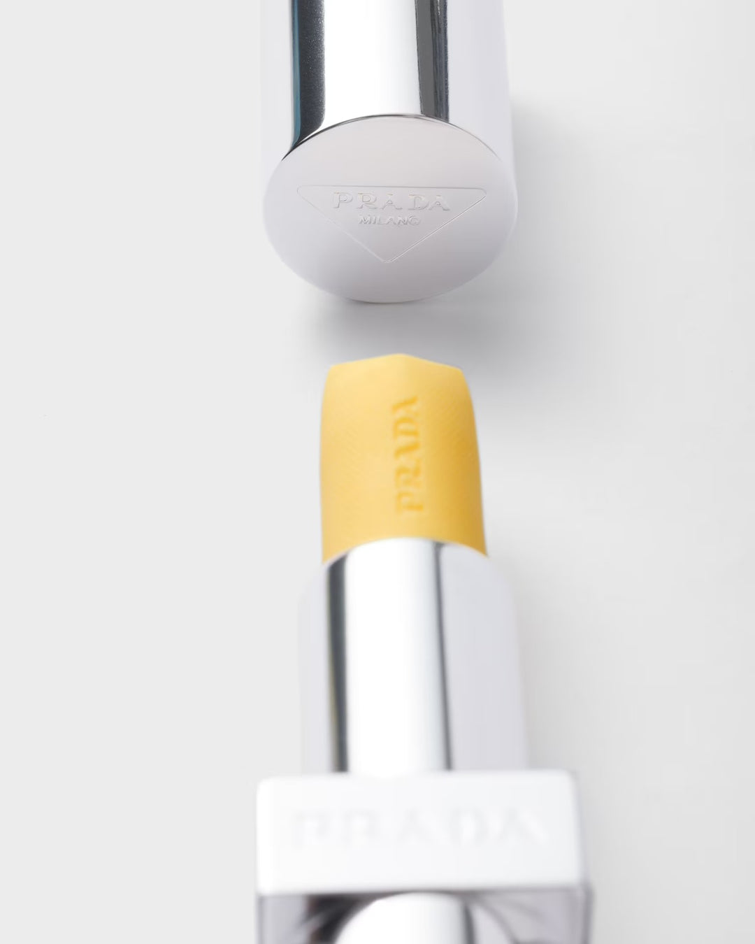 Son Dưỡng PRADA Lip Balm Prada Frosting Care #Banana Yellow