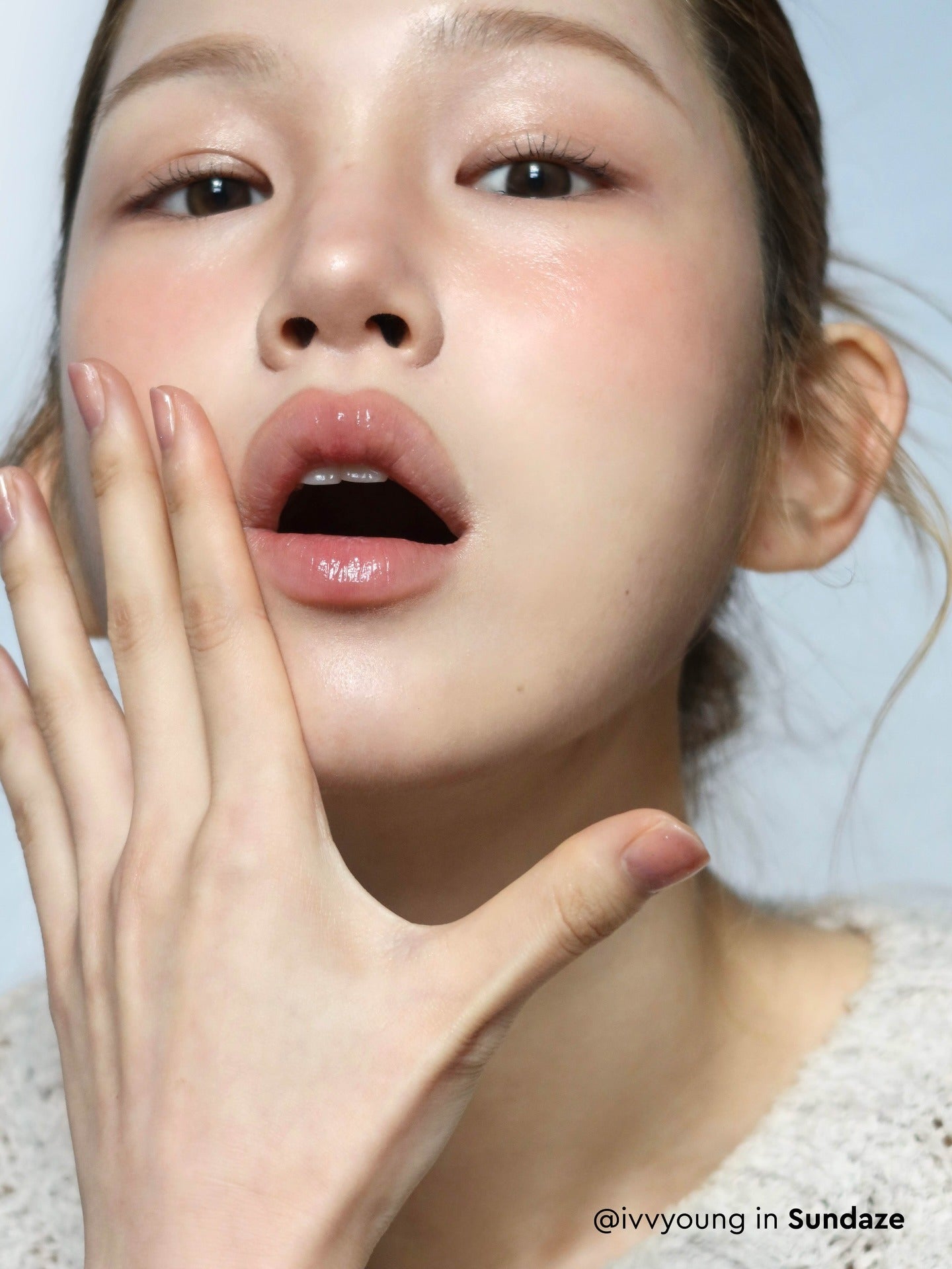 Son HERA Sensual Tinted Shine Lip Serum-Kallos