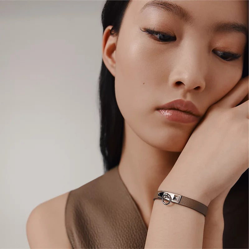 Son HERMES Rouge Hermès Silky Lipstick Shine #16 Beige Tan