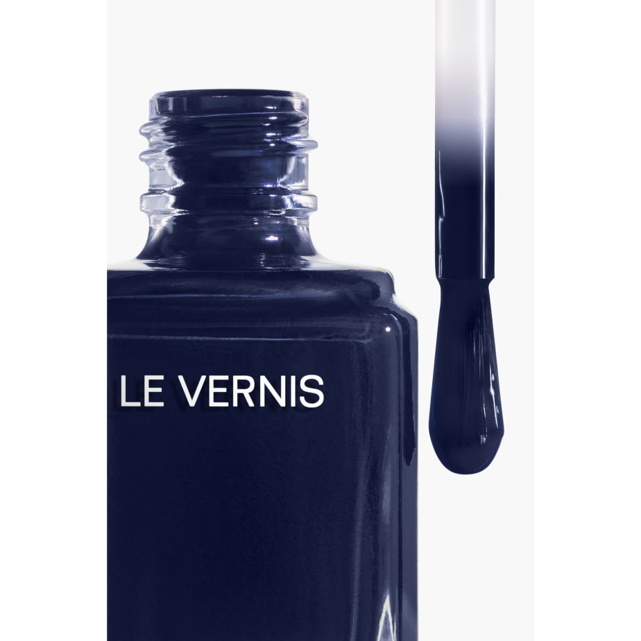 Sơn Móng Tay CHANEL Le Vernis #127 Fugueuse - A Deep Blue - Kallos Vietnam