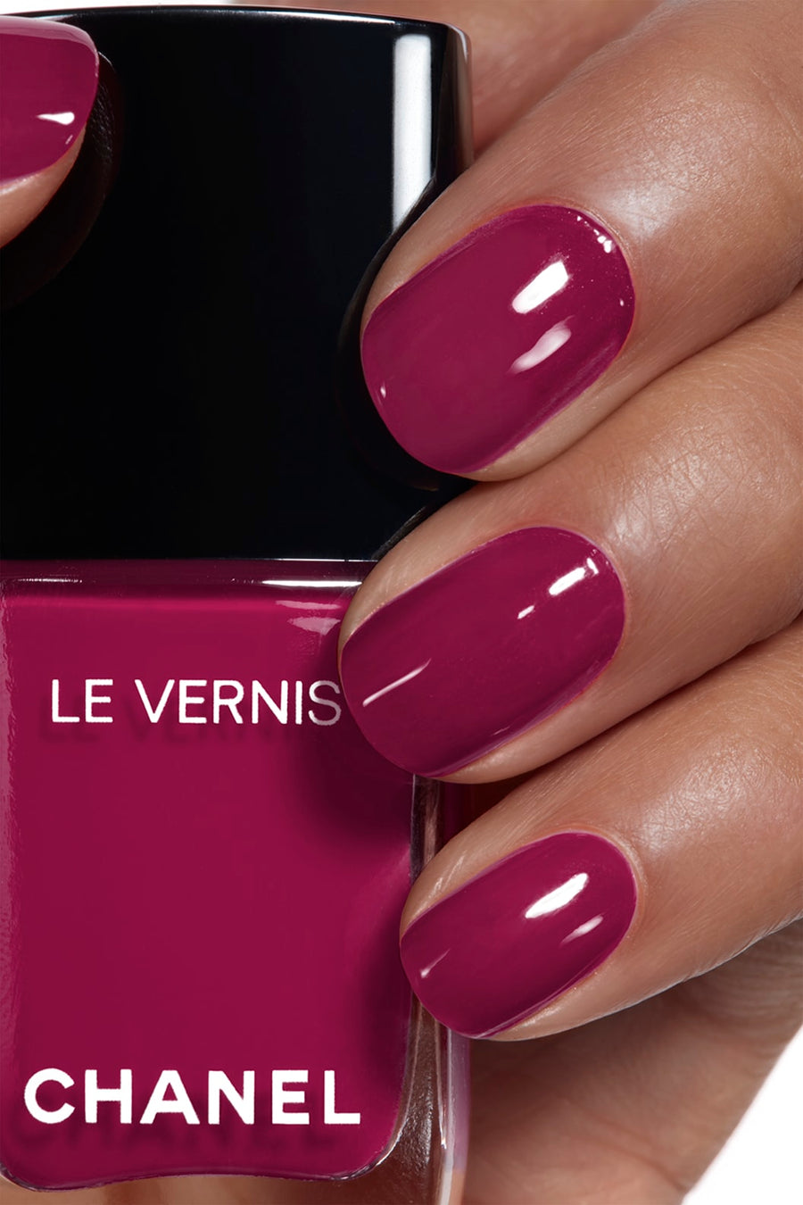 Sơn Móng Tay CHANEL Le Vernis #139 Activiste - A Deep Plum - Kallos Vietnam