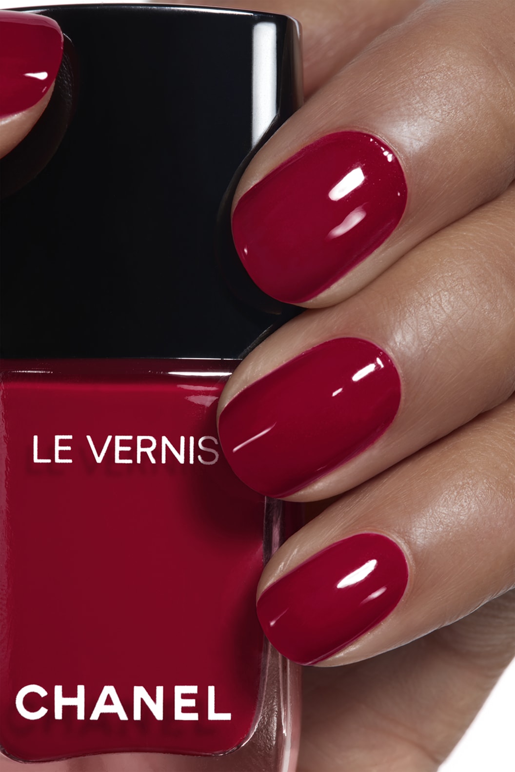 Sơn Móng Tay CHANEL Le Vernis #153 Pompier - A Raspberry Red - Kallos Vietnam