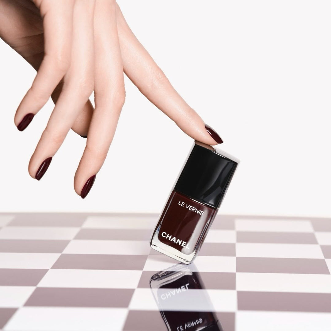 Sơn Móng Tay CHANEL Le Vernis #397 Rouge Noir