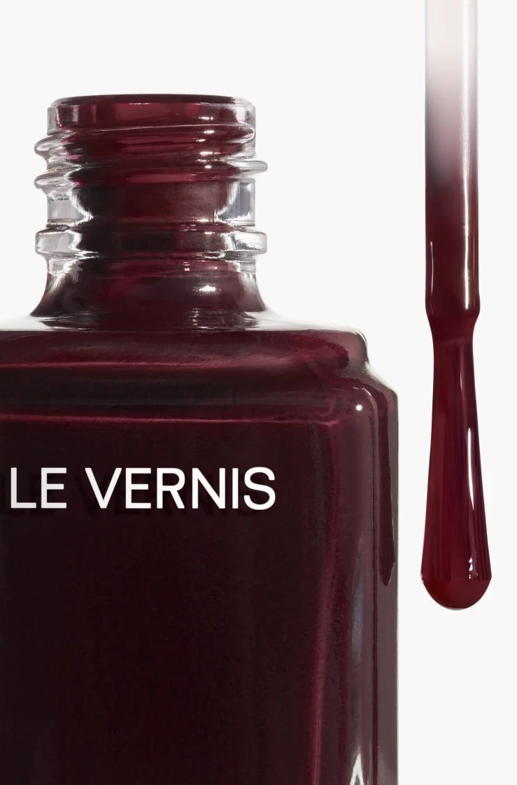 Sơn Móng Tay CHANEL Le Vernis #397 Rouge Noir-Kallos