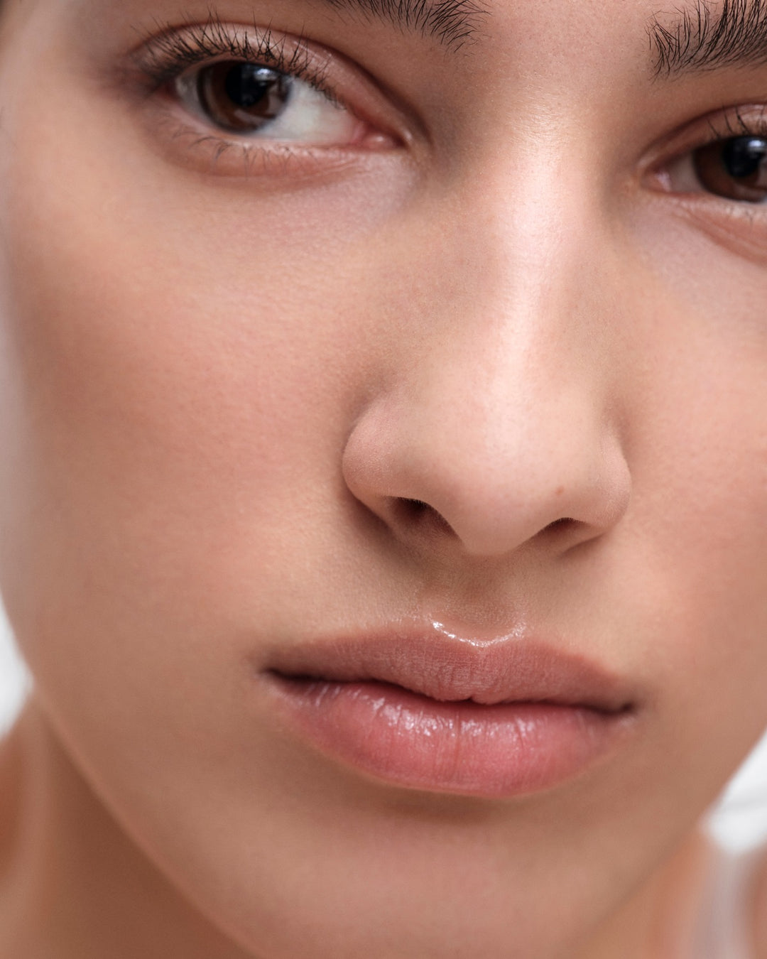 Son PRADA Light Glowing Lip Color #U014 White