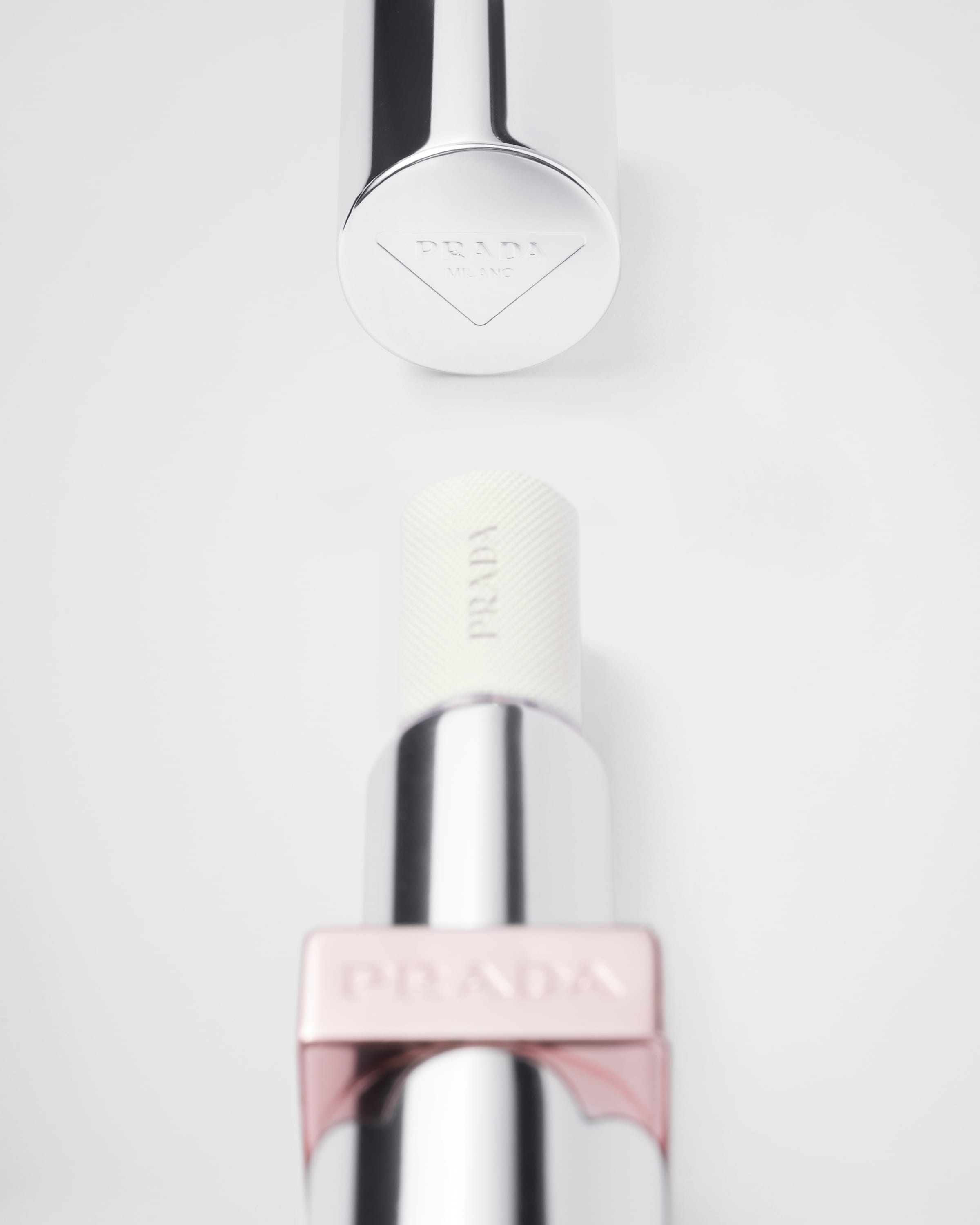 Son PRADA Light Glowing Lip Color #U014 White-Kallos