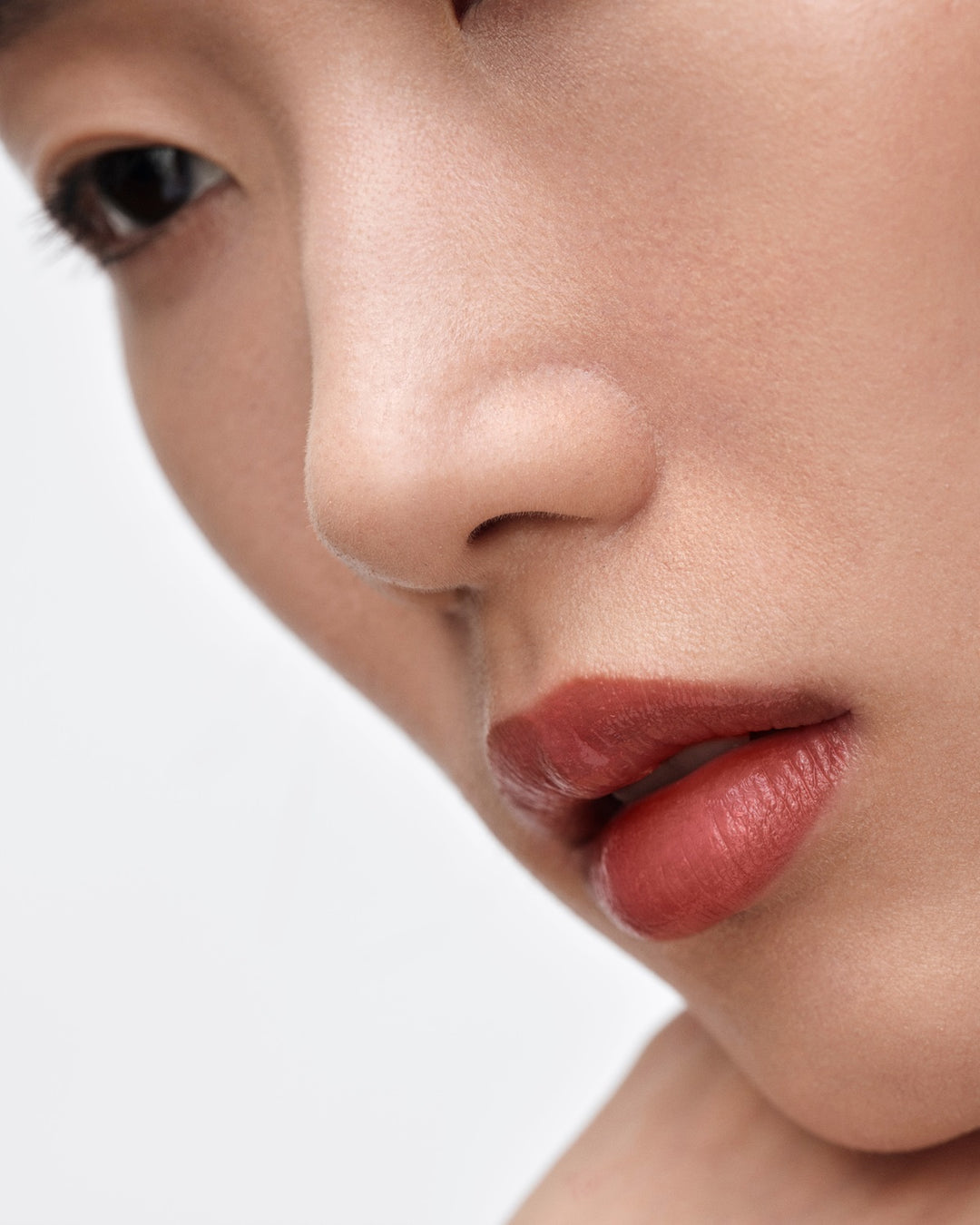 Son PRADA Light Glowing Lip Color #U020 Rosso