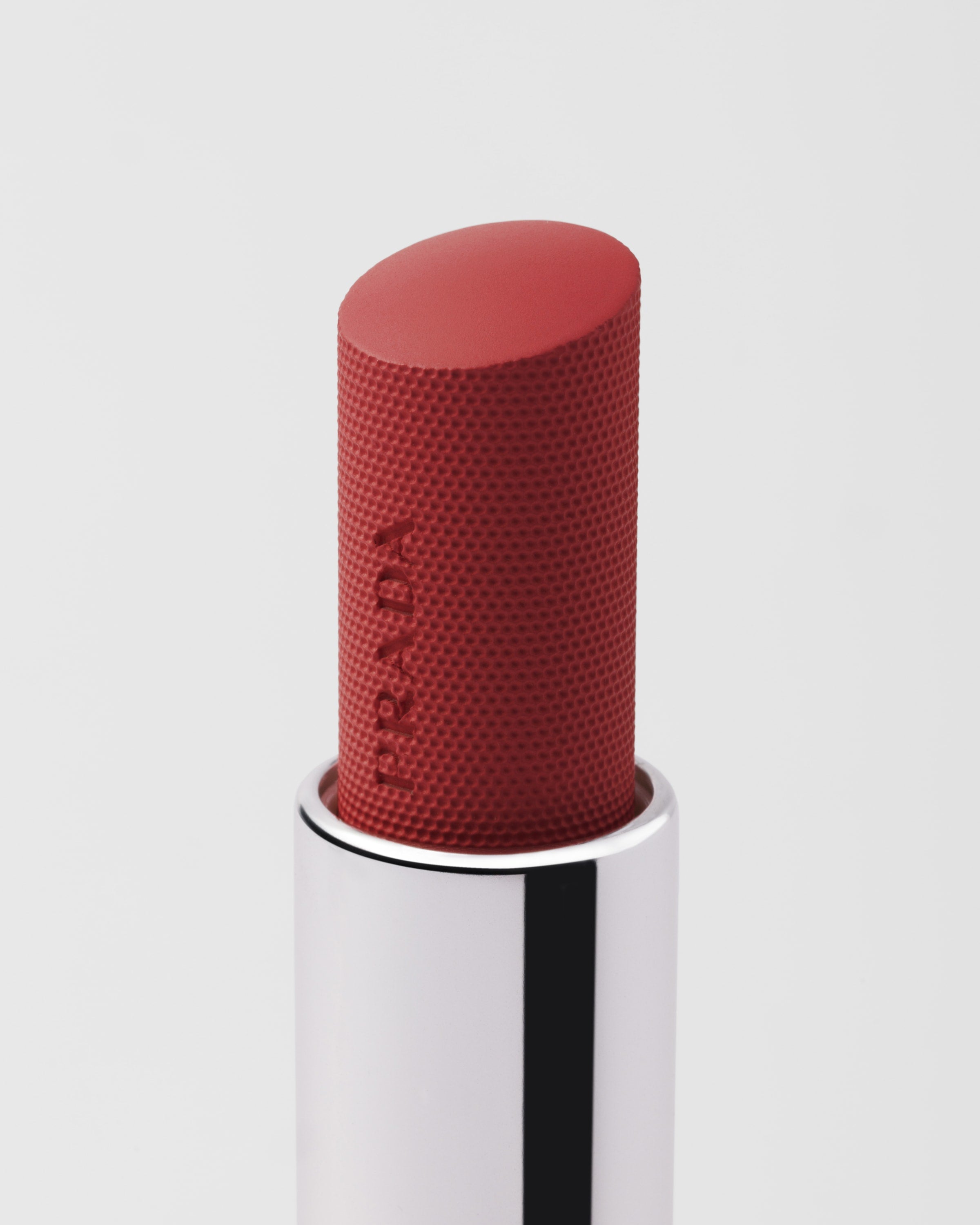 Son PRADA Light Glowing Lip Color #U020 Rosso-Kallos