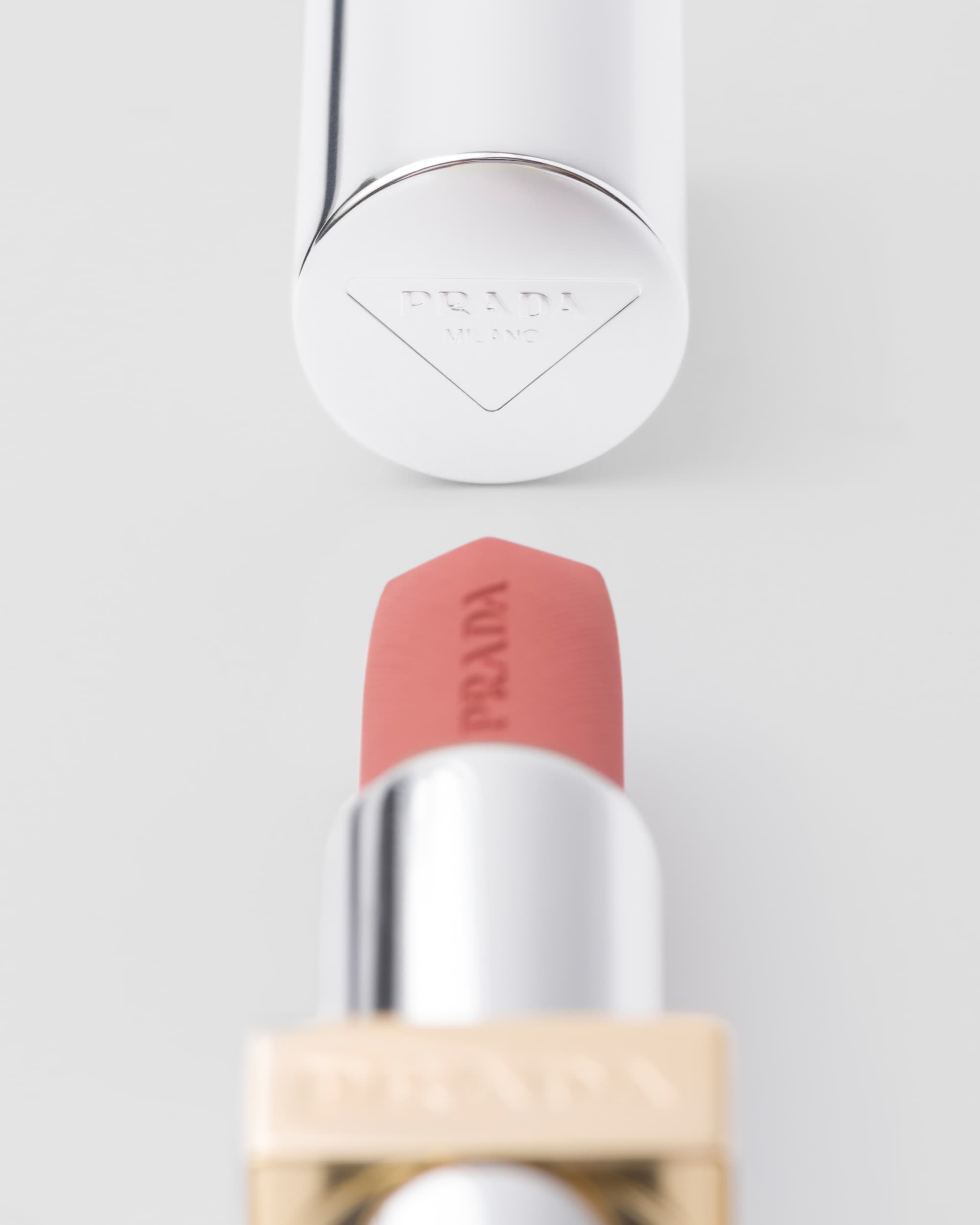 Son PRADA Monochrome Hyper Matte Lipstick #B02 Quartz - Kallos Vietnam