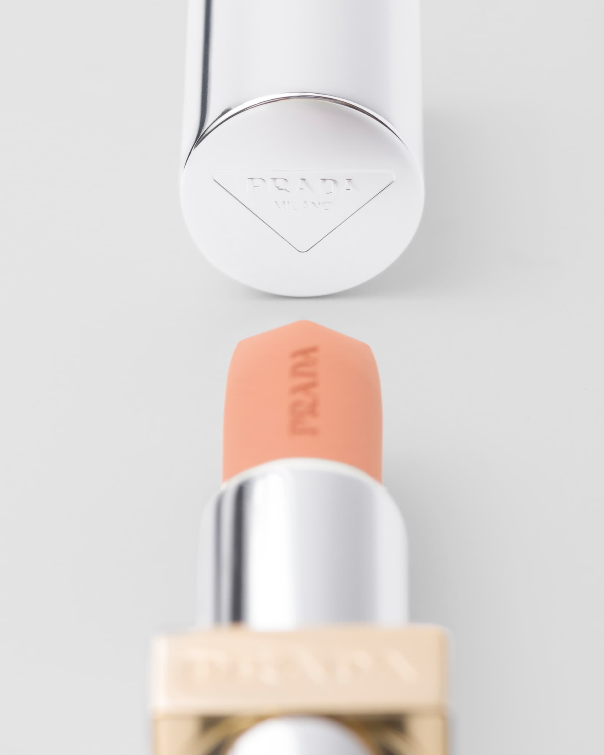 Son PRADA Monochrome Hyper Matte Lipstick #B11 Alabaster - Kallos Vietnam