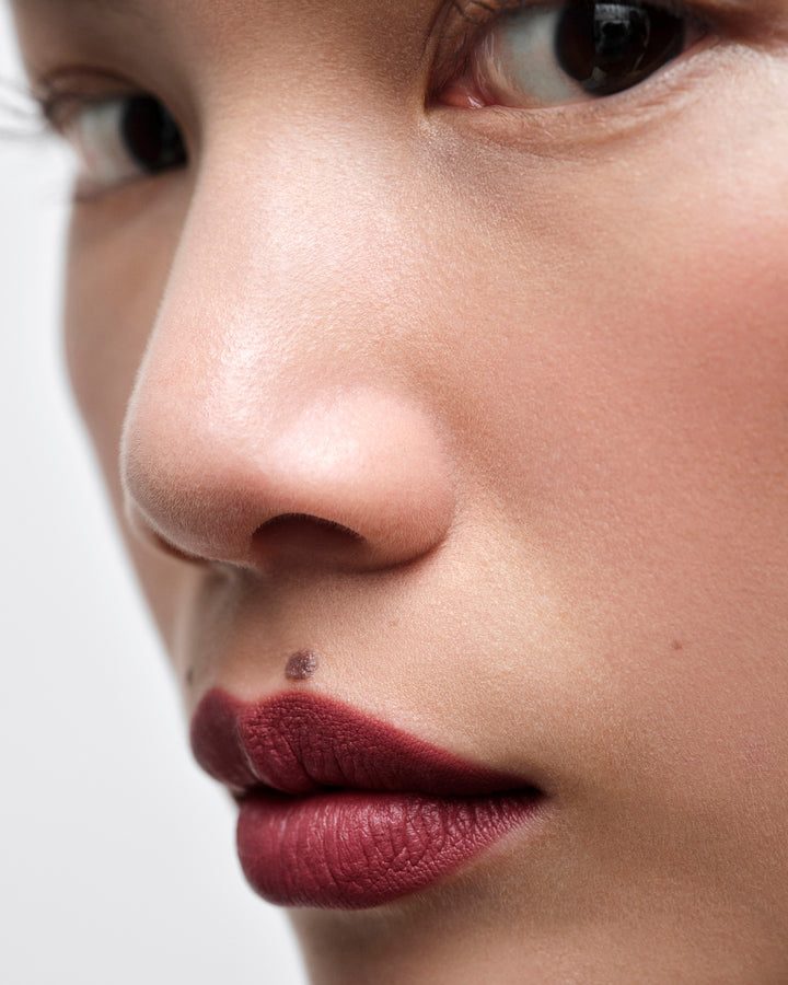 Son PRADA Monochrome Hyper Matte Lipstick 