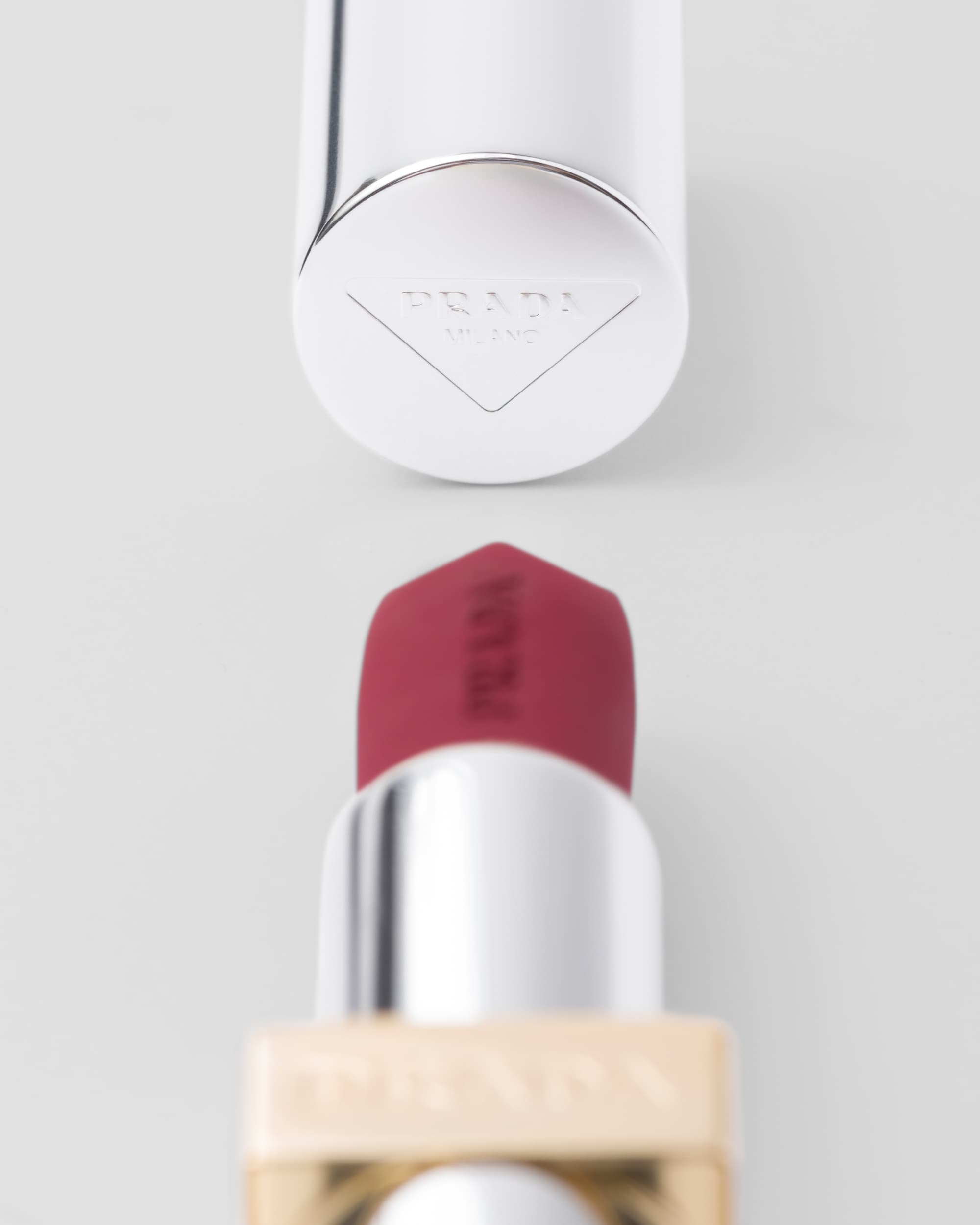 Son PRADA Monochrome Hyper Matte Lipstick #P56 Notte - Kallos Vietnam