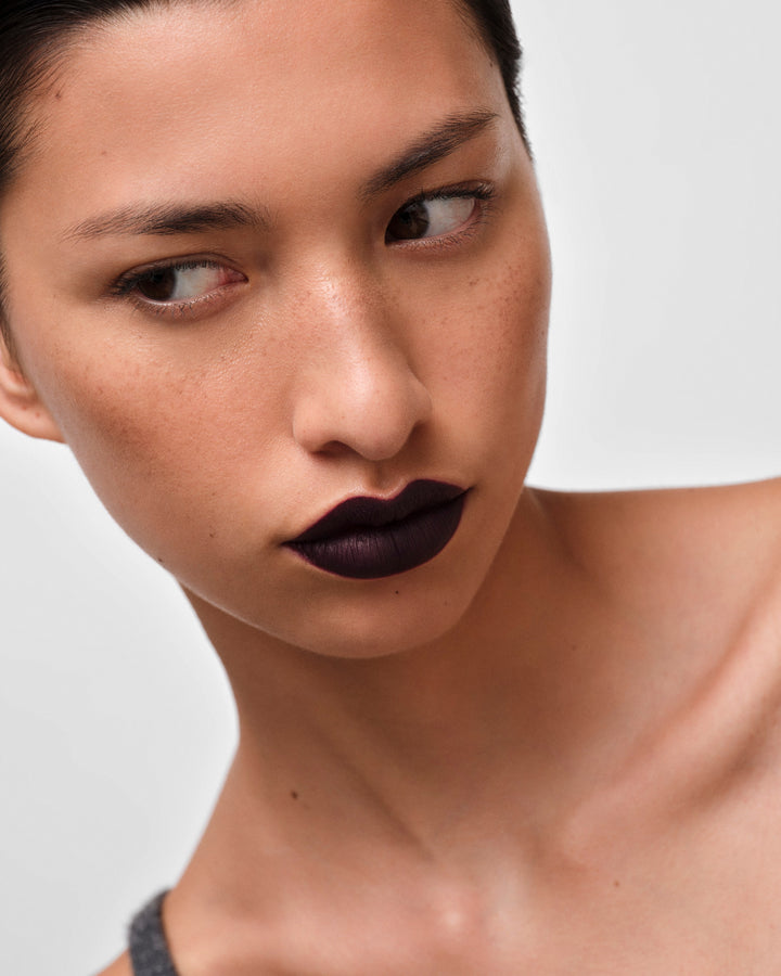 Son PRADA Monochrome Hyper Matte Lipstick 