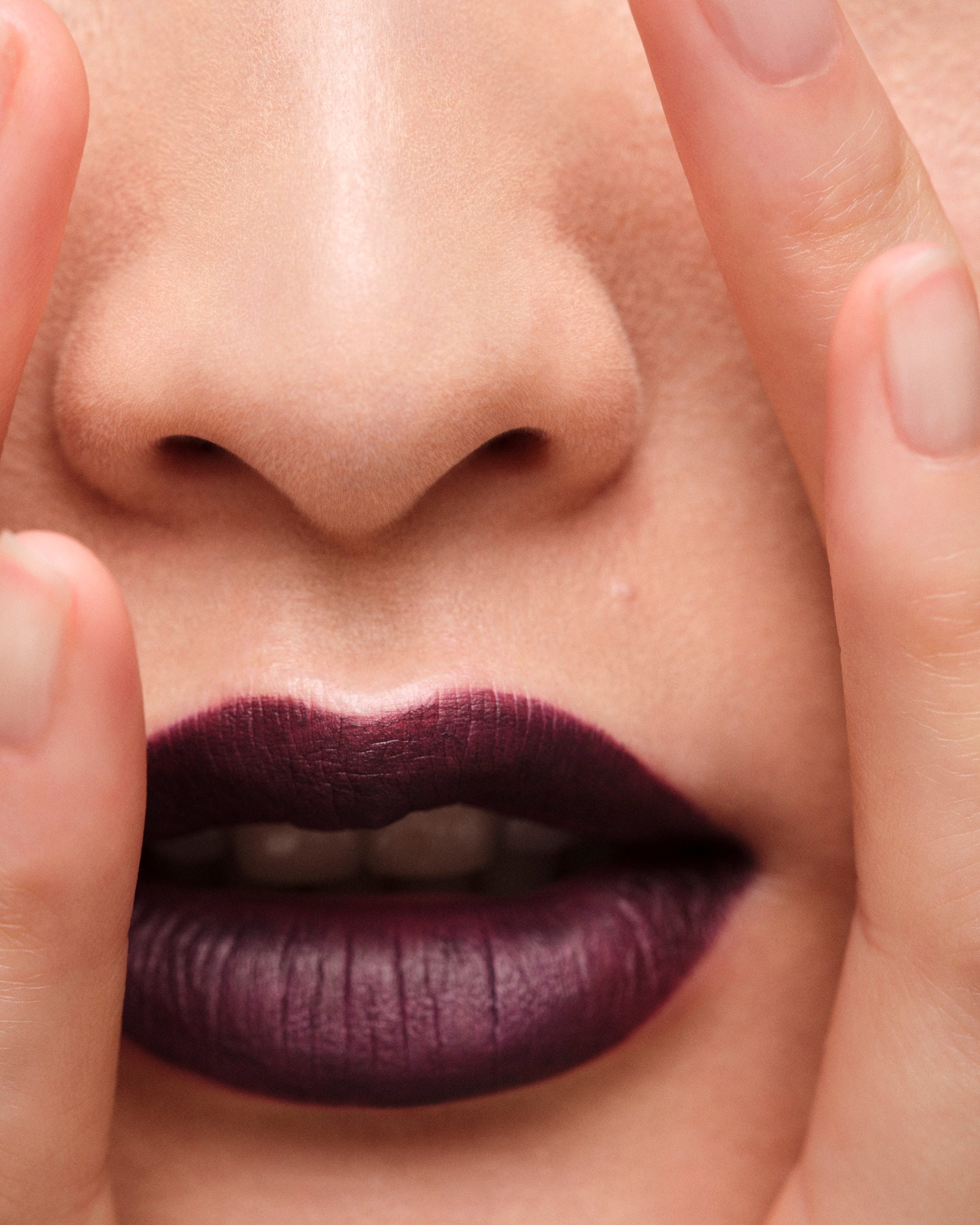 Son PRADA Monochrome Hyper Matte Lipstick #P57 Ultraviolet - Kallos Vietnam