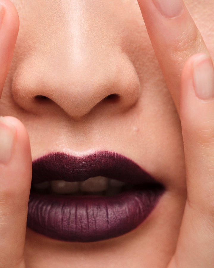 Son PRADA Monochrome Hyper Matte Lipstick 