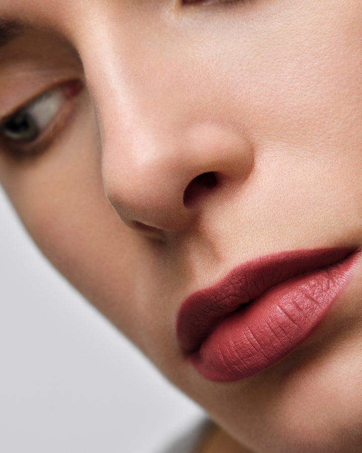 Son PRADA Monochrome Hyper Matte Lipstick 