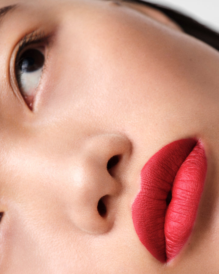 Son PRADA Monochrome Hyper Matte Lipstick 