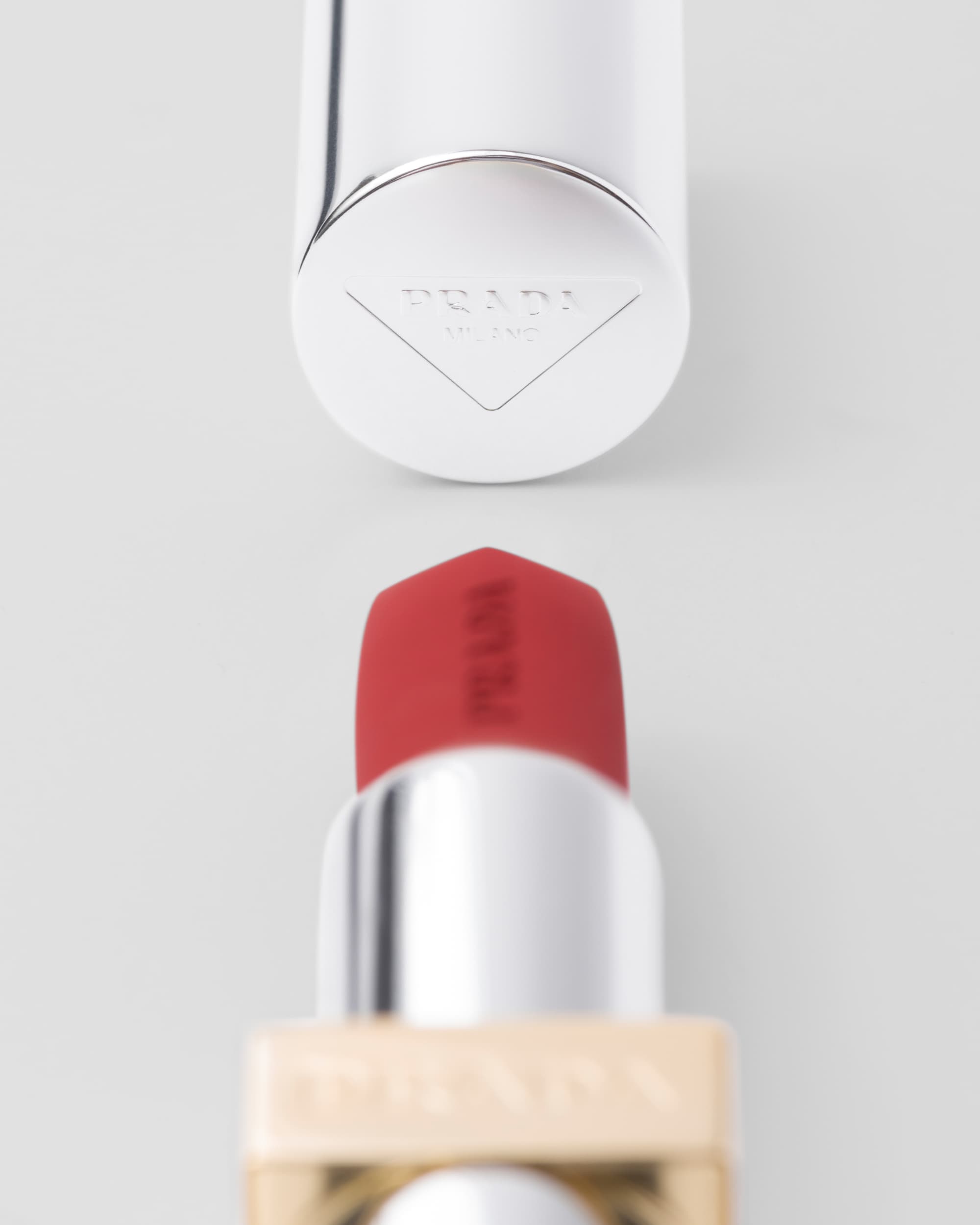 Son PRADA Monochrome Hyper Matte Lipstick #R29 Pompei - Kallos Vietnam