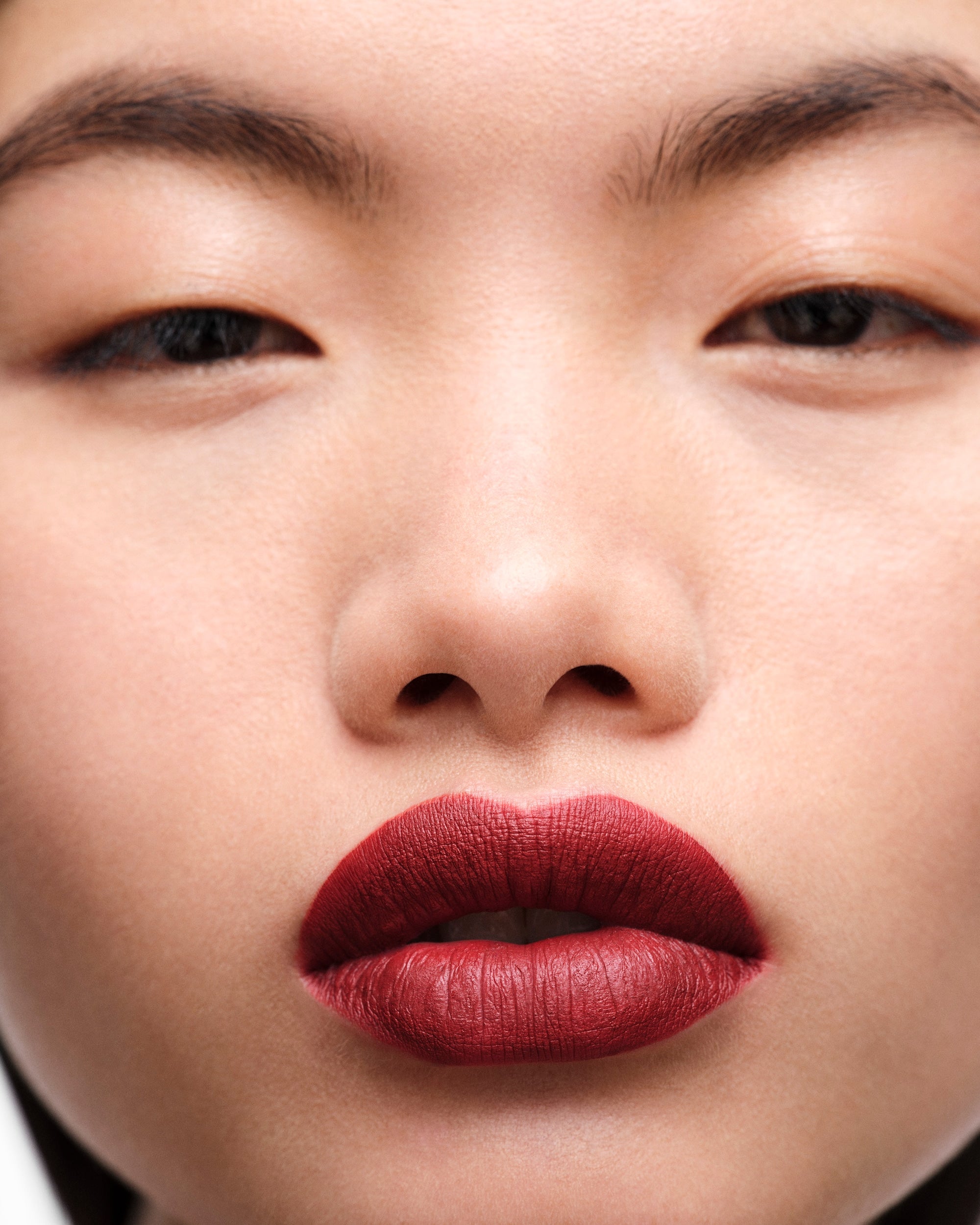 Son PRADA Monochrome Hyper Matte Lipstick #R29 Pompei - Kallos Vietnam