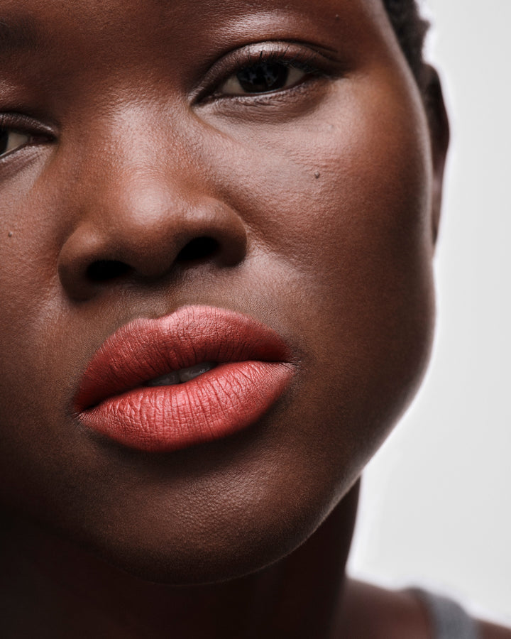 Son PRADA Monochrome Soft Matte Lipstick 