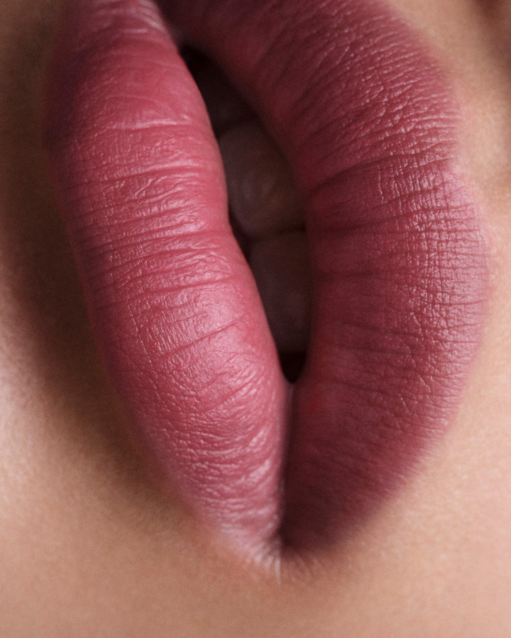 Son PRADA Monochrome Soft Matte Lipstick 