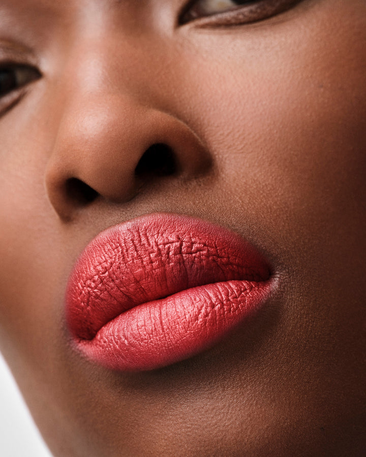 Son PRADA Monochrome Soft Matte Lipstick 