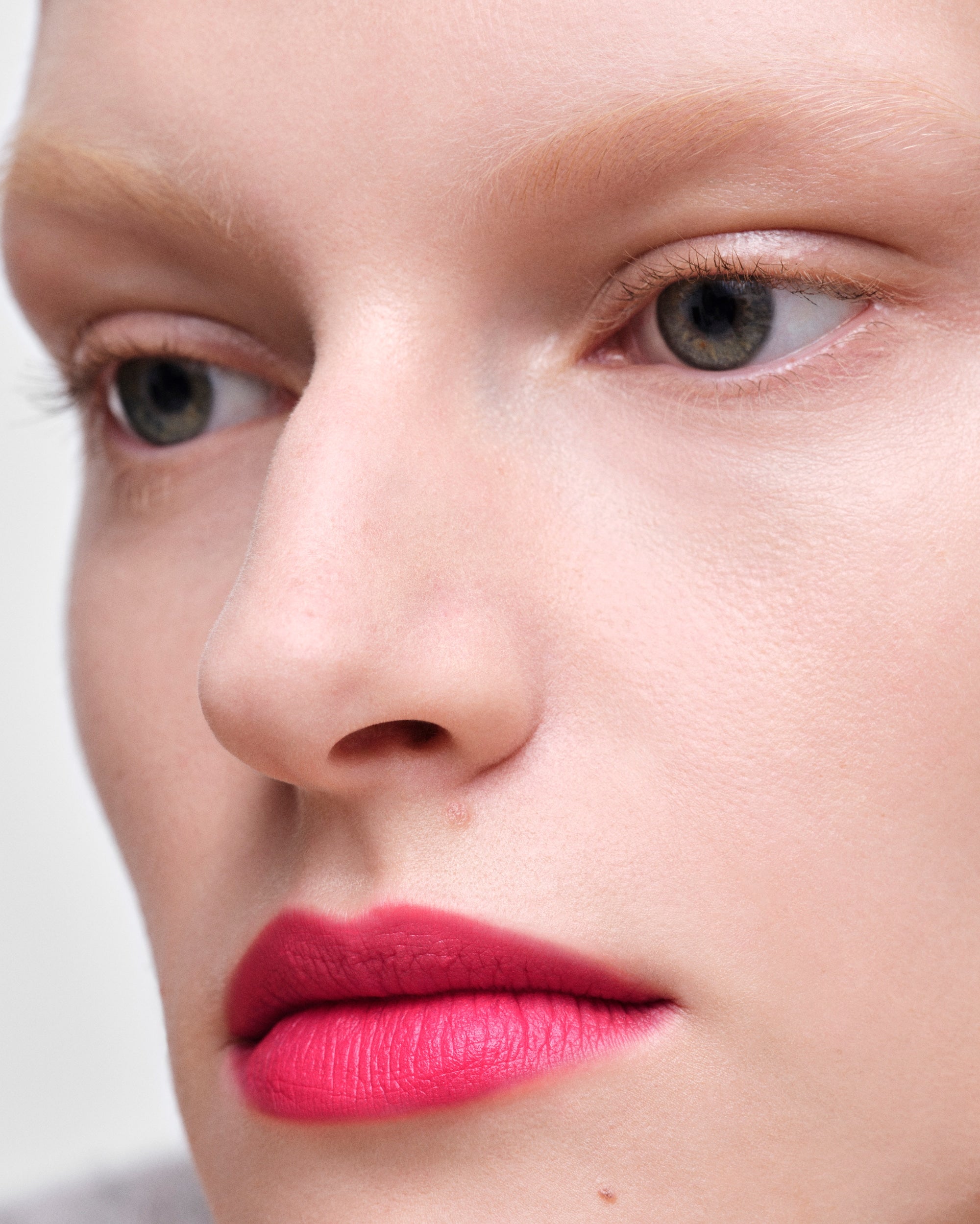 Son PRADA Monochrome Soft Matte Lipstick #P156 Candy - Kallos Vietnam