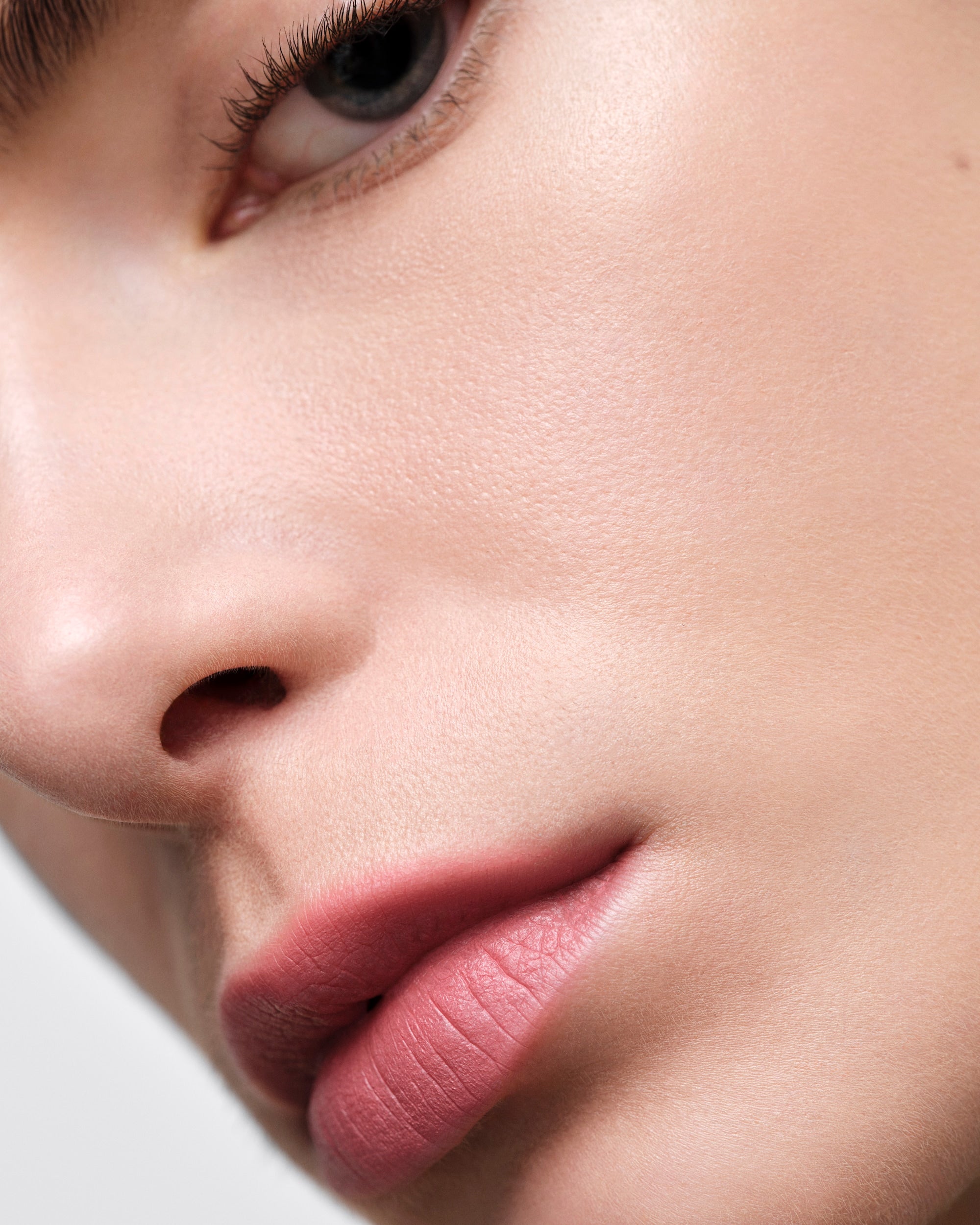 Son PRADA Monochrome Soft Matte Lipstick #P158 Meranti - Kallos Vietnam