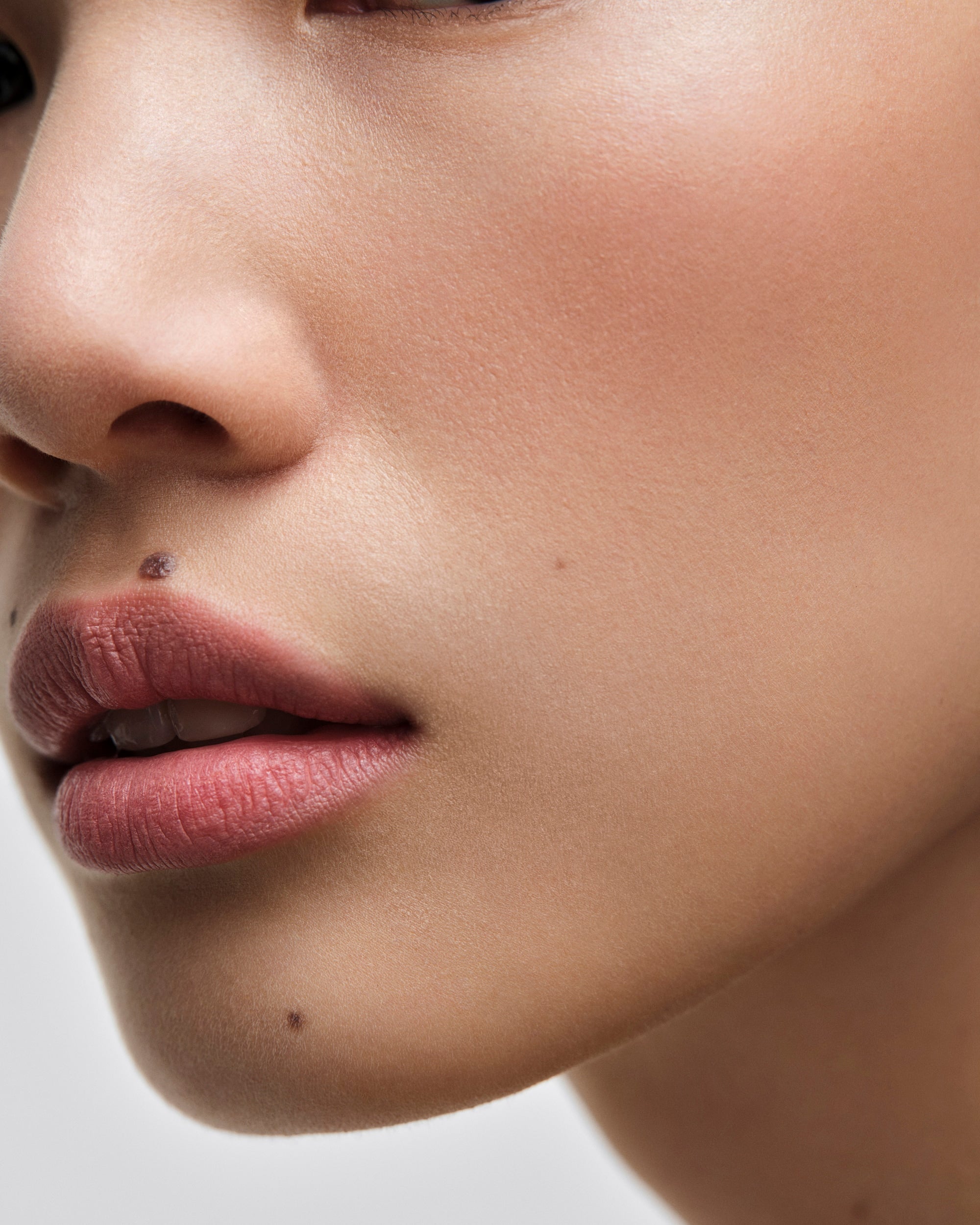 Son PRADA Monochrome Soft Matte Lipstick #P159 Nudo - Kallos Vietnam